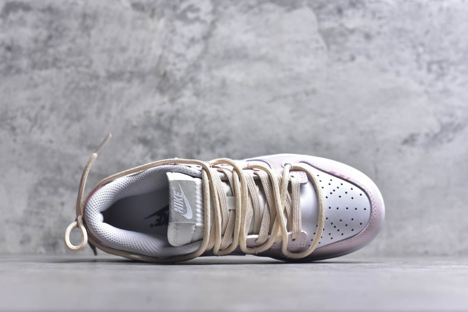 图片[4]-#Nike SB Dunk Low 情人节粉绑带 低帮休闲板鞋 DD1391-103 #定制鞋盒 超高清洁度 皮料切割干净无任何毛边 细节完美 尺码：35.5 36 36.5 37.5 38 38.5 39 40 9.E5-选品中心