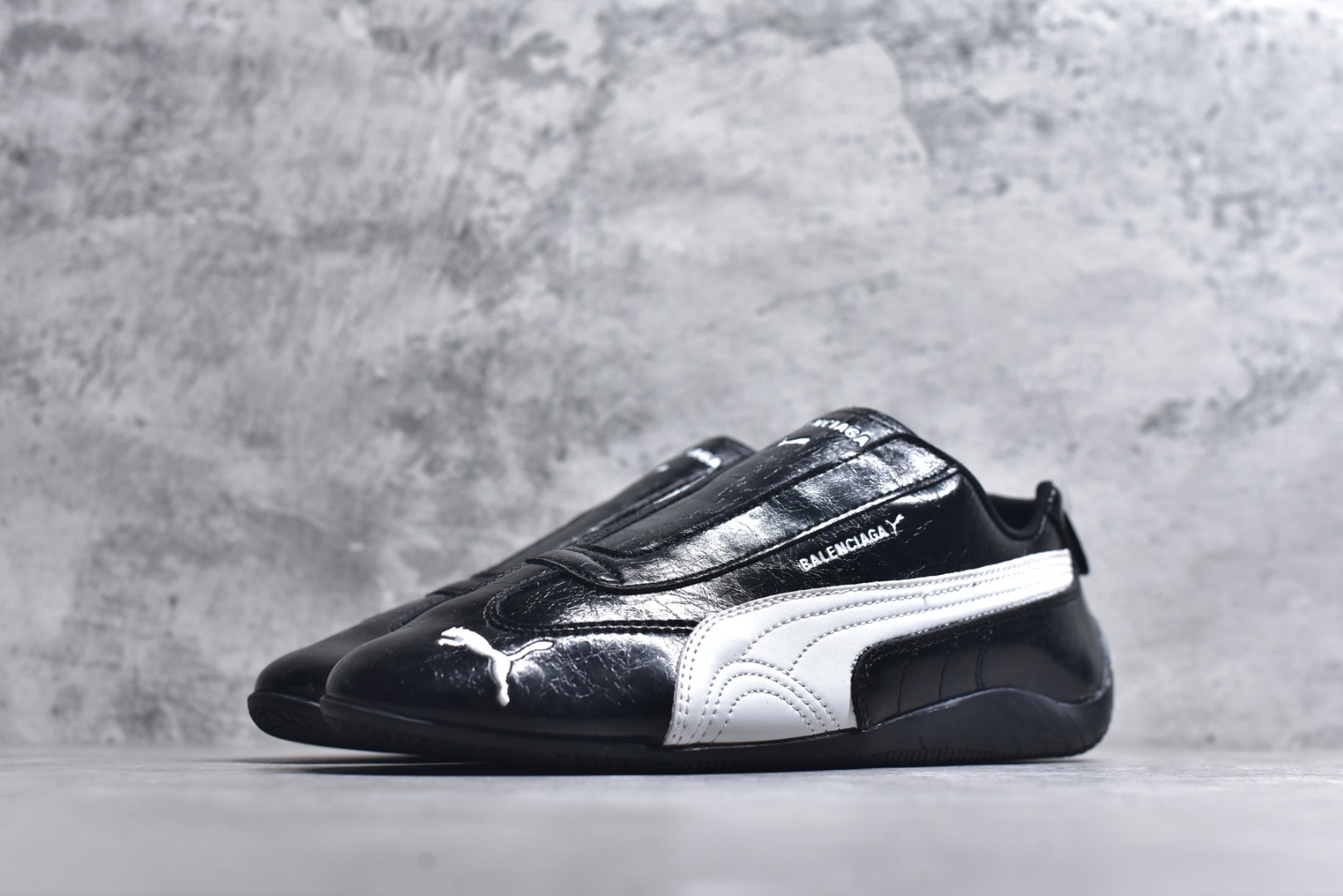 图片[2]-#PUMA 彪马 x Speedcat Suede Balenciaga巴黎世家 Speedcat 系列 薄底鞋 牛皮绒面革 圆头做旧磨损 低帮 生活休闲鞋 极速赛车系列 复古运动休闲跑鞋 充正版本 鞋面设计轻量透气 提供了舒适性和穿着感受 柔软内里材质 穿着更加舒适 橡胶鞋底提供持久的牵引力 货号： 40651501 尺码：35 36 37 38 39 40 41 42 43 44 45-选品中心