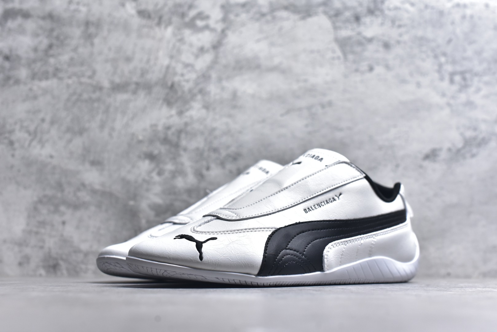 图片[2]-#PUMA 彪马 x Speedcat Suede Balenciaga巴黎世家 Speedcat 系列 薄底鞋 牛皮绒面革 圆头做旧磨损 低帮 生活休闲鞋 极速赛车系列 复古运动休闲跑鞋 充正版本 鞋面设计轻量透气 提供了舒适性和穿着感受 柔软内里材质 穿着更加舒适 橡胶鞋底提供持久的牵引力 货号： 40651502 尺码：35 36 37 38 39 40 41 42 43 44 45-选品中心