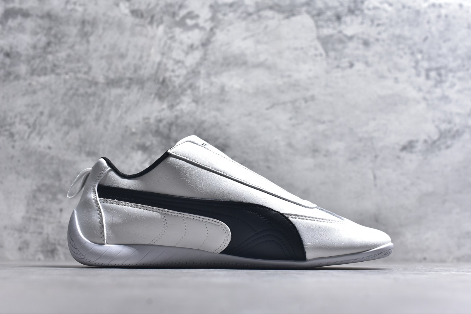 图片[3]-#PUMA 彪马 x Speedcat Suede Balenciaga巴黎世家 Speedcat 系列 薄底鞋 牛皮绒面革 圆头做旧磨损 低帮 生活休闲鞋 极速赛车系列 复古运动休闲跑鞋 充正版本 鞋面设计轻量透气 提供了舒适性和穿着感受 柔软内里材质 穿着更加舒适 橡胶鞋底提供持久的牵引力 货号： 40651502 尺码：35 36 37 38 39 40 41 42 43 44 45-选品中心