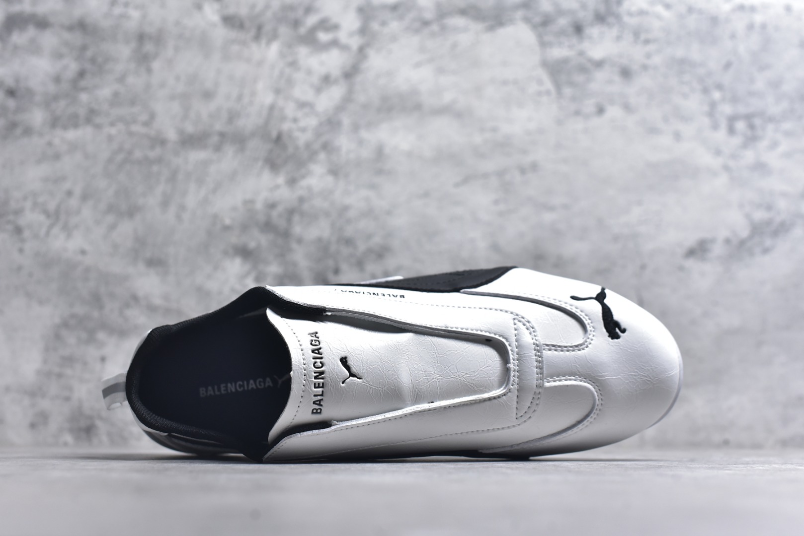 图片[4]-#PUMA 彪马 x Speedcat Suede Balenciaga巴黎世家 Speedcat 系列 薄底鞋 牛皮绒面革 圆头做旧磨损 低帮 生活休闲鞋 极速赛车系列 复古运动休闲跑鞋 充正版本 鞋面设计轻量透气 提供了舒适性和穿着感受 柔软内里材质 穿着更加舒适 橡胶鞋底提供持久的牵引力 货号： 40651502 尺码：35 36 37 38 39 40 41 42 43 44 45-选品中心