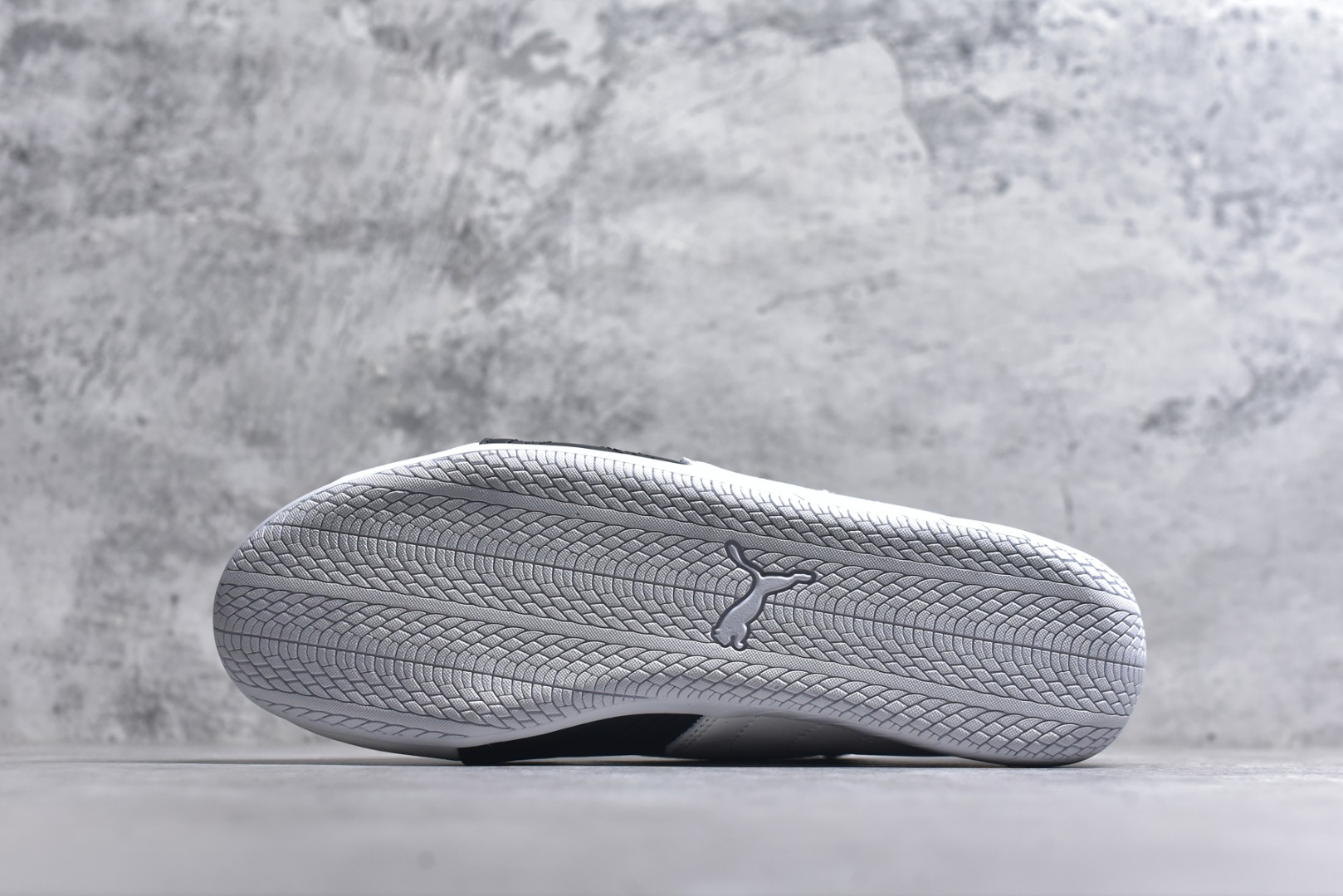 图片[6]-#PUMA 彪马 x Speedcat Suede Balenciaga巴黎世家 Speedcat 系列 薄底鞋 牛皮绒面革 圆头做旧磨损 低帮 生活休闲鞋 极速赛车系列 复古运动休闲跑鞋 充正版本 鞋面设计轻量透气 提供了舒适性和穿着感受 柔软内里材质 穿着更加舒适 橡胶鞋底提供持久的牵引力 货号： 40651502 尺码：35 36 37 38 39 40 41 42 43 44 45-选品中心