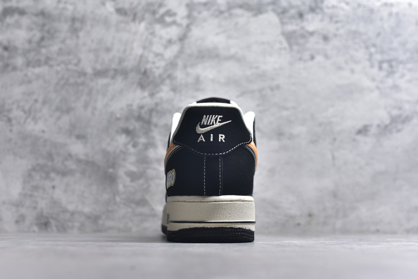图片[5]-#海外限量发售！公司级NIke Air Force 1 \’07 Low “黑黄双勾”空军一号 低帮 运动鞋 休闲鞋 折边针车 工艺难度大 原楦头原纸板 原装鞋盒 定制五金配件 内置全掌气垫 原厂鞋底 货号：DD1982-311 尺码：36 36.5 37.5 38 38.5 39 40 40.5 41 42 42.5 43 44 44.5 45-选品中心