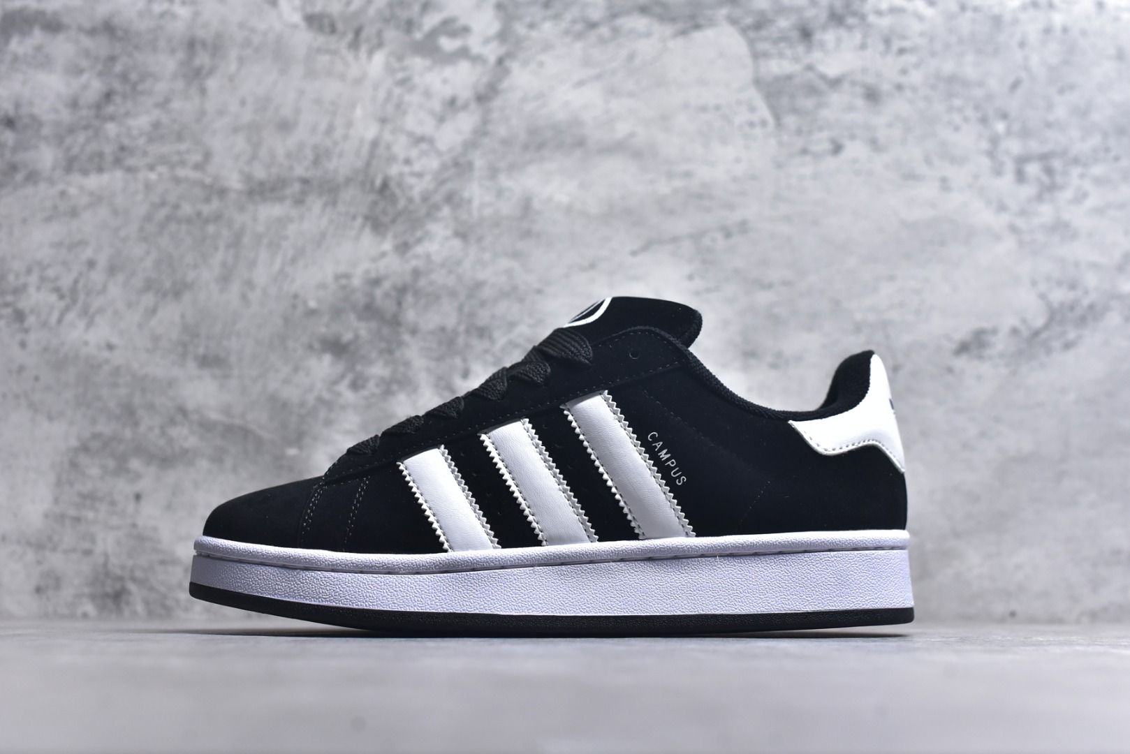 #Adidas 阿迪达斯 Campus 00S 三叶草校园休闲板鞋 QC标 经典白搭情侣板鞋 尺码：36 36.5 37.5 38 38.5 39 40 40.5 41 42 42.5 43 44 44.5 45-选品中心