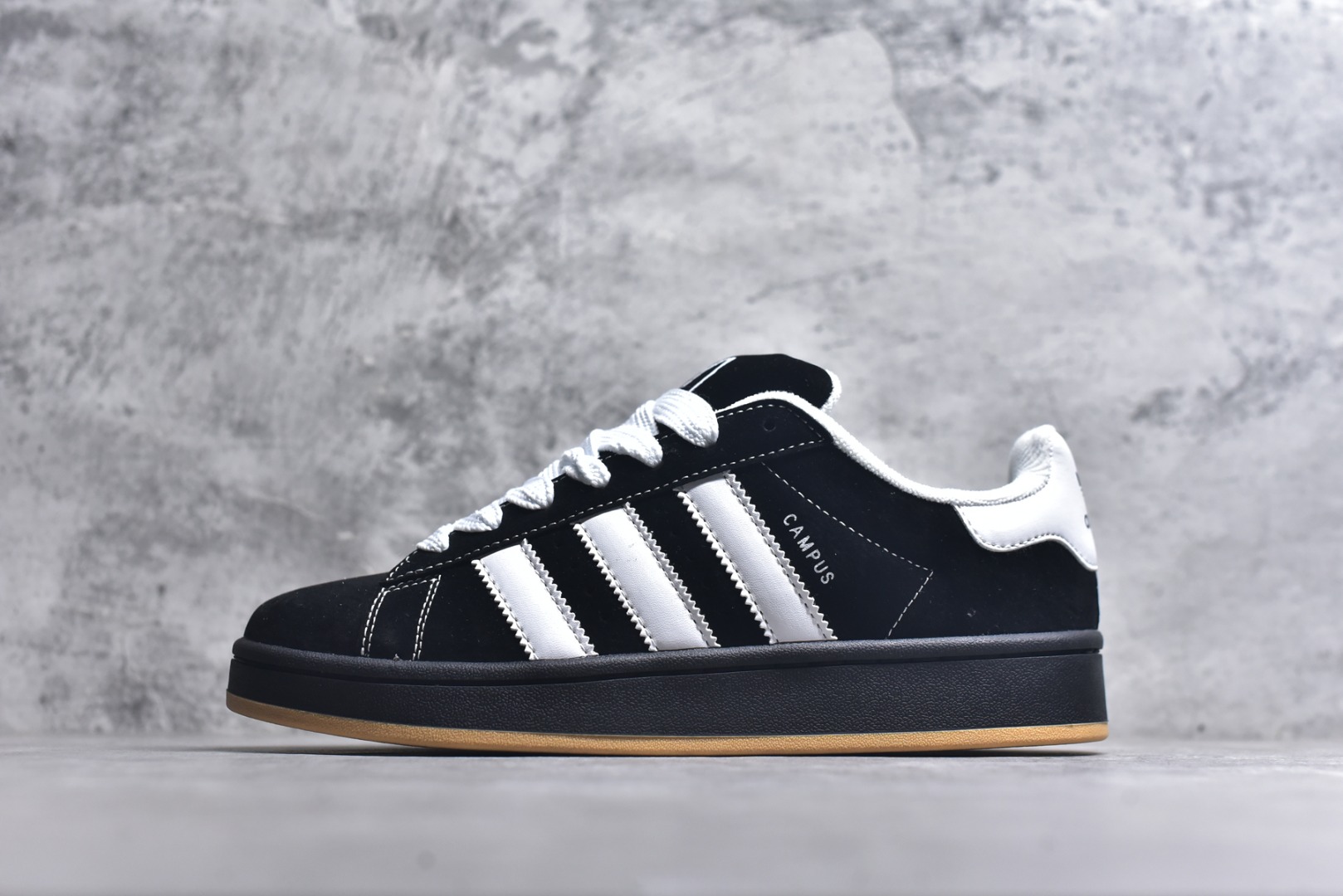 #Adidas 阿迪达斯 Campus 00S 三叶草校园休闲板鞋 QC标 经典白搭情侣板鞋 尺码：36 36.5 37.5 38 38.5 39 40 40.5 41 42 42.5 43 44 44.5 45-选品中心