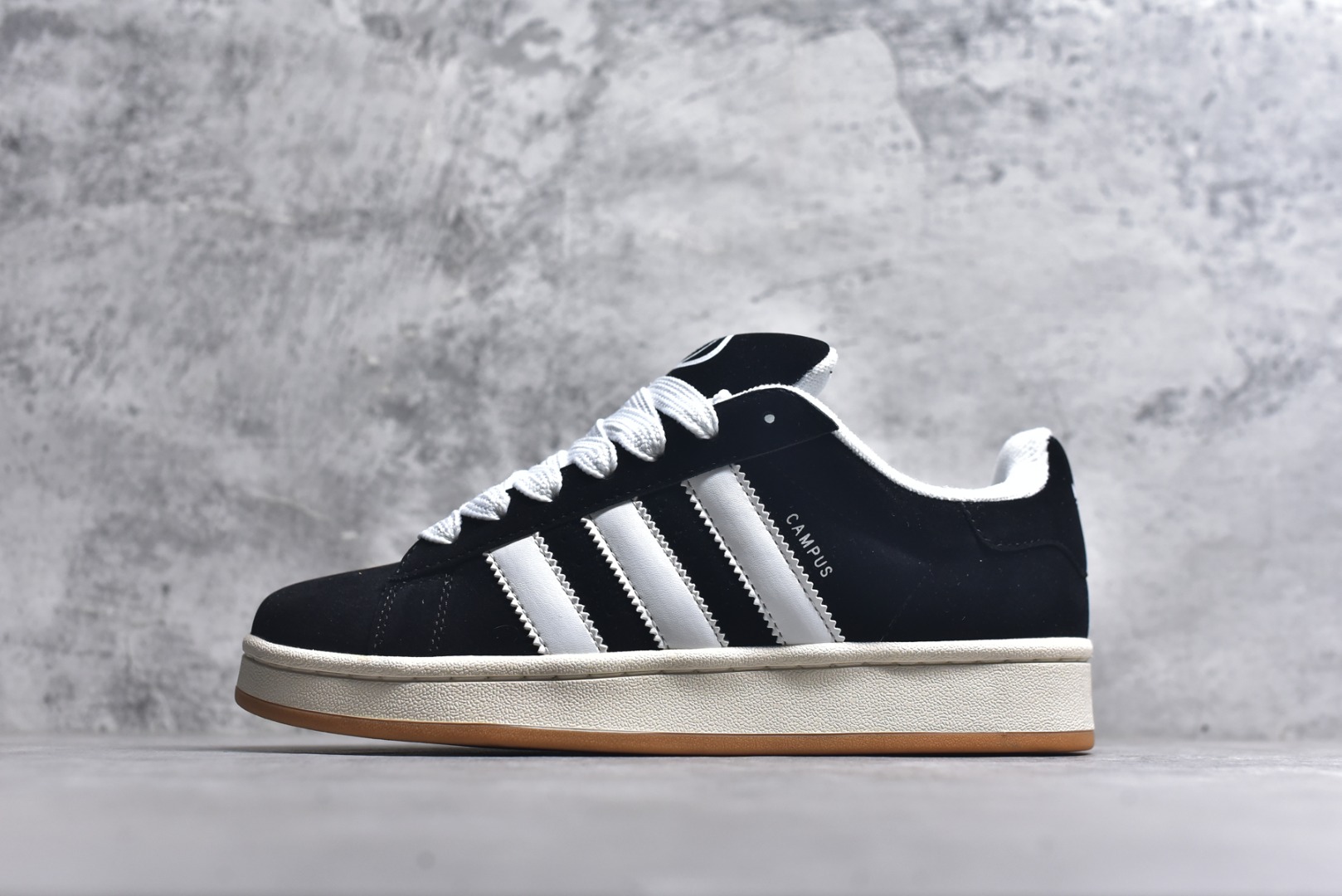 #Adidas 阿迪达斯 Campus 00S 三叶草校园休闲板鞋 QC标 经典白搭情侣板鞋 尺码：36 36.5 37.5 38 38.5 39 40 40.5 41 42 42.5 43 44 44.5 45-选品中心