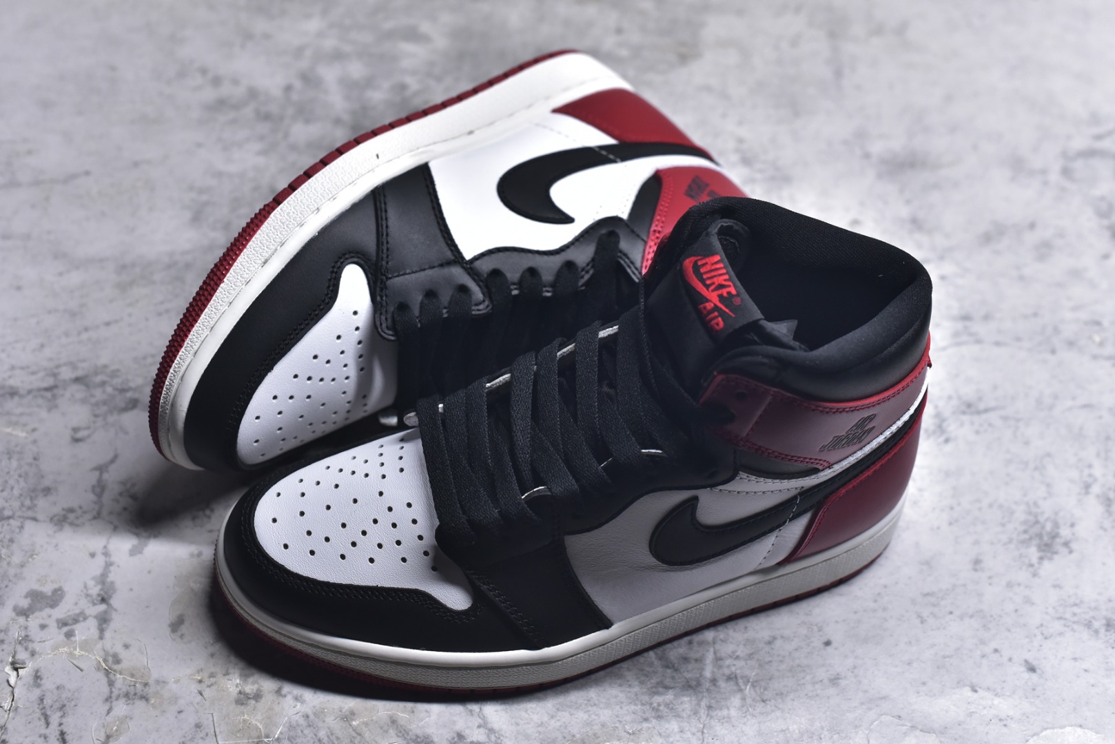 图片[7]-#Jordan Air Jordan 1 High OG 黑脚趾 消失的飞翼“Black Toe Reimagined” 红色 材质版型无敌 价格良心 碾压同价位任何版本 货号：DZ5485-106 尺码：36 36.5 37.5 38 38.5 39 40 40.5 41 42 42.5 43 44 44.5 45 46 46.5 47.5-选品中心