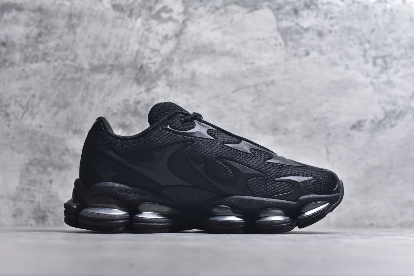 图片[3]-#New Balance 新百伦 NB2000 网面休闲鞋 U200078C NB官方重磅新品 一款融合复古设计与现代科技的跑鞋，以其经典的造型和舒适脚感，成为2025年复古潮流爱好的推荐单品。 极具视觉冲击力的5根ABZORB单元，以及无缝鞋面的设计，加上3M反光材质的装饰，比之前推出的9060系列更夸张，更具未来感。 尺码：36-46.5-选品中心