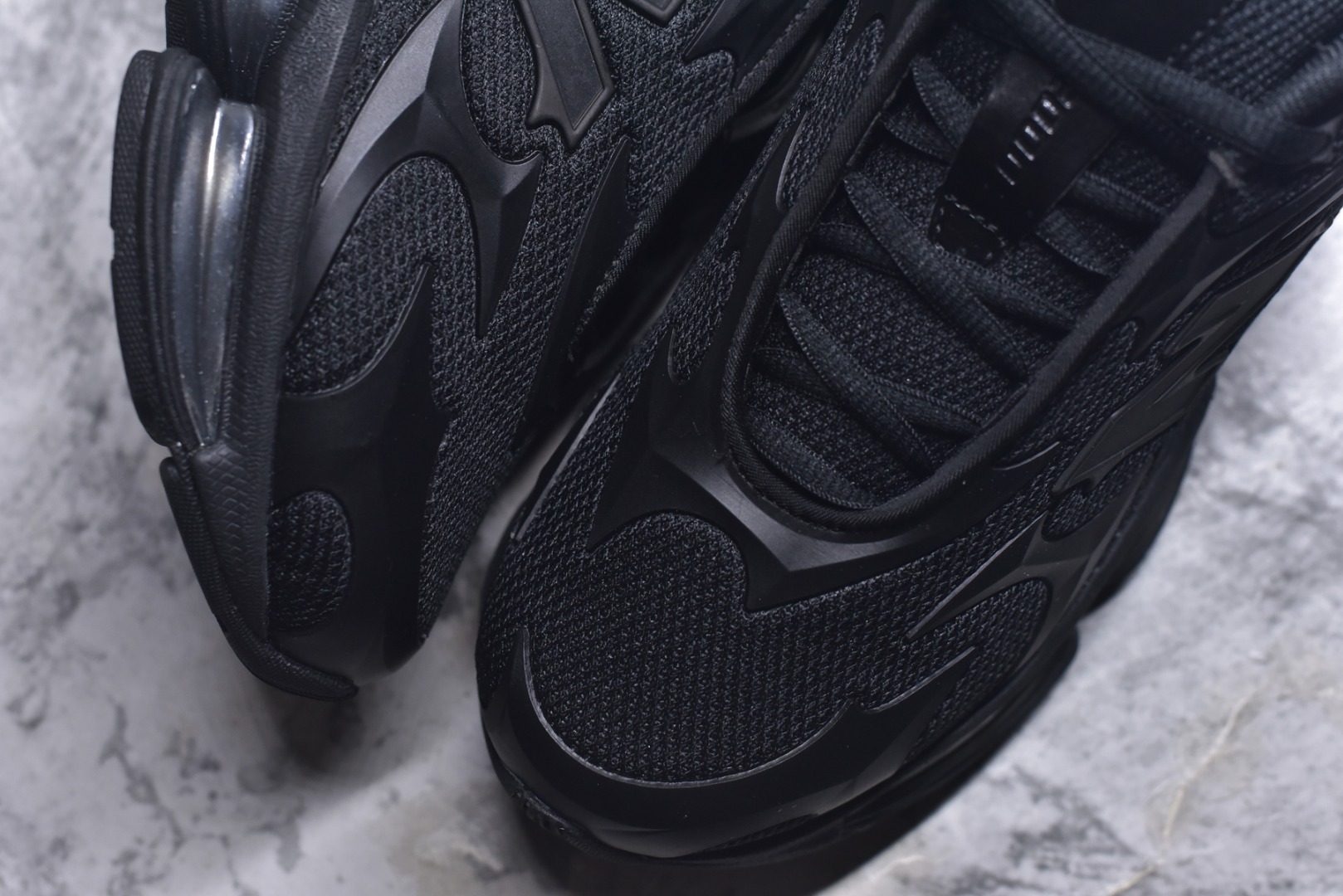 图片[8]-#New Balance 新百伦 NB2000 网面休闲鞋 U200078C NB官方重磅新品 一款融合复古设计与现代科技的跑鞋，以其经典的造型和舒适脚感，成为2025年复古潮流爱好的推荐单品。 极具视觉冲击力的5根ABZORB单元，以及无缝鞋面的设计，加上3M反光材质的装饰，比之前推出的9060系列更夸张，更具未来感。 尺码：36-46.5-选品中心