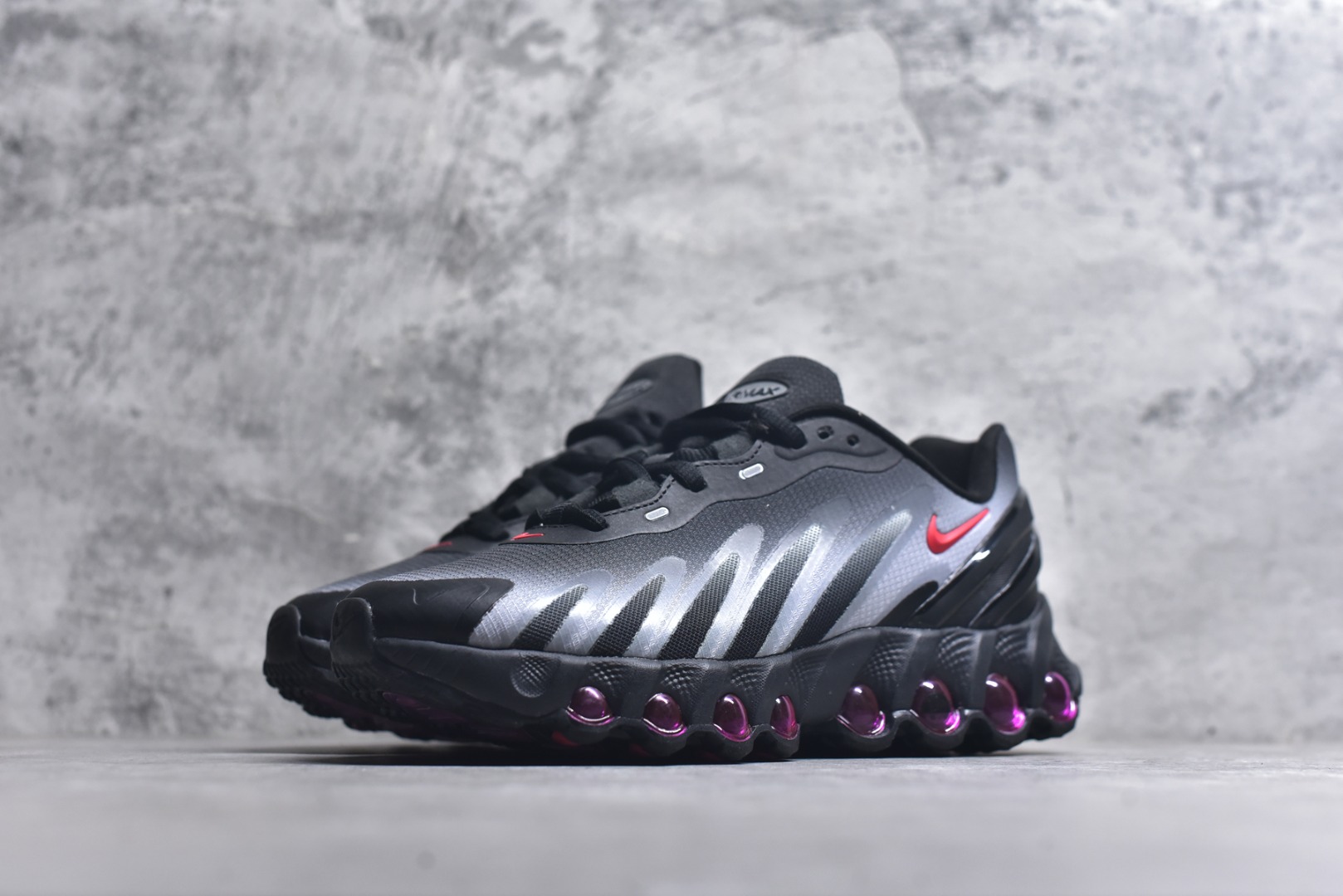 图片[2]-#Nike Air Max Dn8 舒适减震防滑耐磨低帮跑步鞋 男女同款 Nike 旗下 Air Max 家族正式迎来最新成员 Air Max DN8，此鞋款旨在透过 Dynamic Air 技术提升全天穿着体验，当中首次采用了全掌 Dynamic Air 系统，内置两组 Air 气垫，并透过八条互相连通的气管形成持续的气压循环，让每一步都更具弹性与灵活度。 货号：IH4119-004 尺码：36 37.5 38 39 40 41 42 43 44 45-选品中心