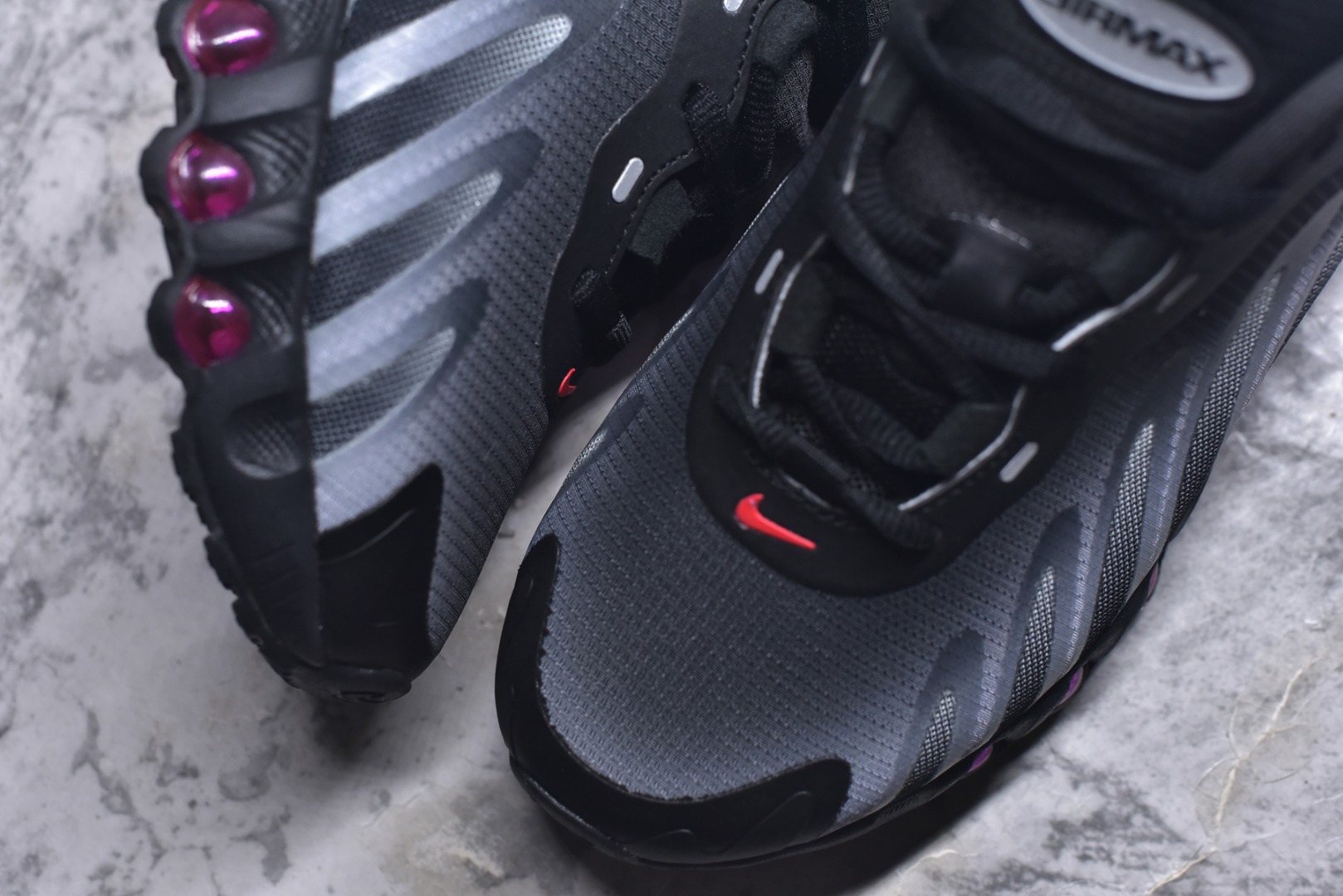 图片[8]-#Nike Air Max Dn8 舒适减震防滑耐磨低帮跑步鞋 男女同款 Nike 旗下 Air Max 家族正式迎来最新成员 Air Max DN8，此鞋款旨在透过 Dynamic Air 技术提升全天穿着体验，当中首次采用了全掌 Dynamic Air 系统，内置两组 Air 气垫，并透过八条互相连通的气管形成持续的气压循环，让每一步都更具弹性与灵活度。 货号：IH4119-004 尺码：36 37.5 38 39 40 41 42 43 44 45-选品中心