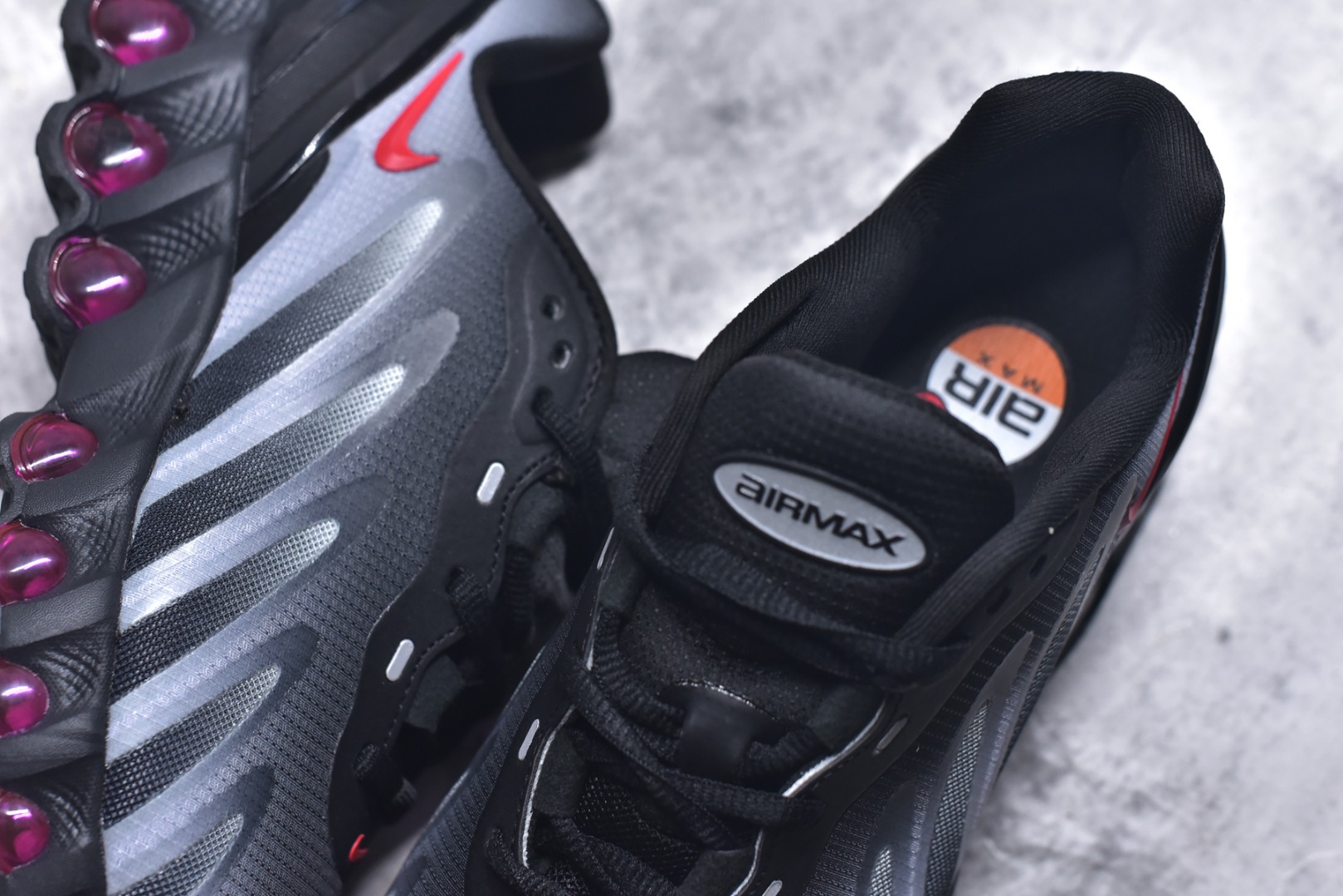 图片[9]-#Nike Air Max Dn8 舒适减震防滑耐磨低帮跑步鞋 男女同款 Nike 旗下 Air Max 家族正式迎来最新成员 Air Max DN8，此鞋款旨在透过 Dynamic Air 技术提升全天穿着体验，当中首次采用了全掌 Dynamic Air 系统，内置两组 Air 气垫，并透过八条互相连通的气管形成持续的气压循环，让每一步都更具弹性与灵活度。 货号：IH4119-004 尺码：36 37.5 38 39 40 41 42 43 44 45-选品中心