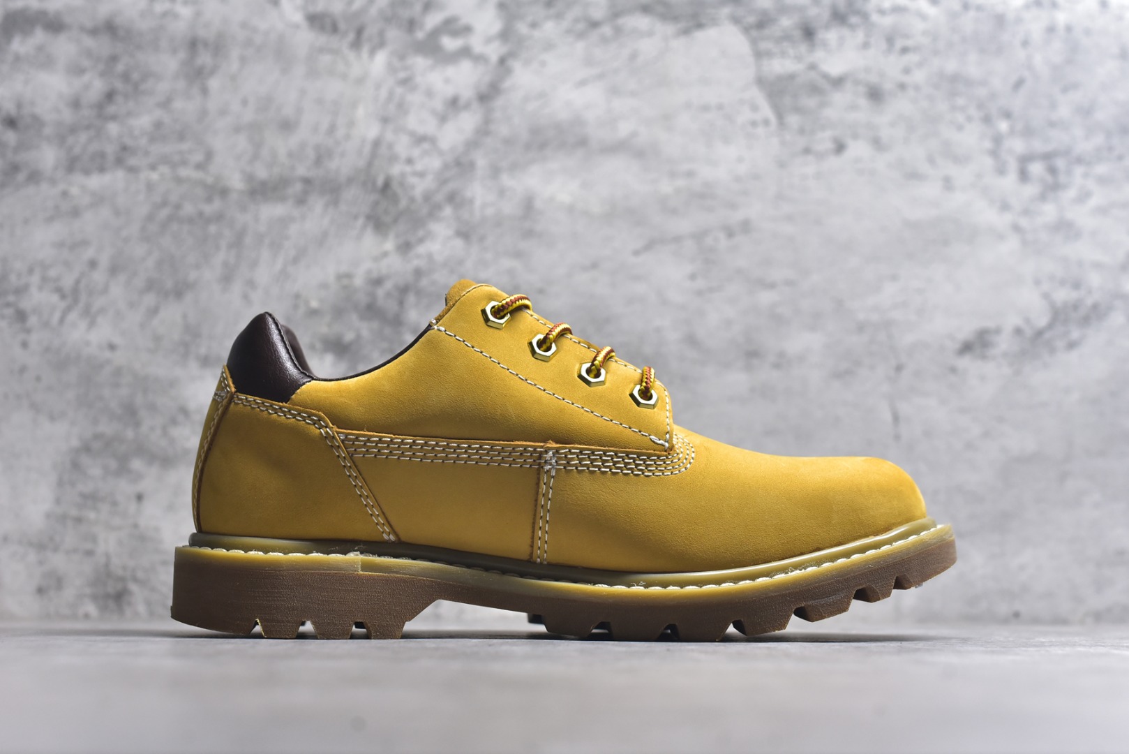 图片[3]-#卡特CAT卡特 硬汉推土机品牌经典百搭户外休闲大黄靴系列#广东大厂品质 秋冬新款 常年主打 时尚潮流搭配 面料釆用意大利进口磨砂牛皮 全鞋真牛皮材料 大底到五金都是代工厂原材料制作 好货不杀猪 首单质量严格把控 全套官网统一包装 今年冬季防寒户外专用 日常随意搭配 型男必备 尺码：38 39 40 41 42 43 44-选品中心