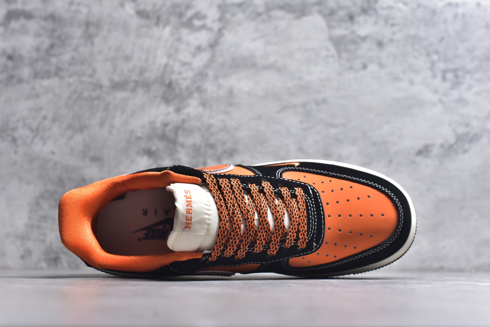 图片[4]-#海外限量发售！公司级NIke Air Force 1 \’07 Low “HERMES联名——黑橘”空军一号 低帮 运动鞋 休闲鞋 折边针车 工艺难度大 原楦头原纸板 原装鞋盒 定制五金配件 内置全掌气垫 原厂鞋底 货号：XL1979-112 尺码：36 36.5 37.5 38 38.5 39 40 40.5 41 42 42.5 43 44 44.5 45-选品中心
