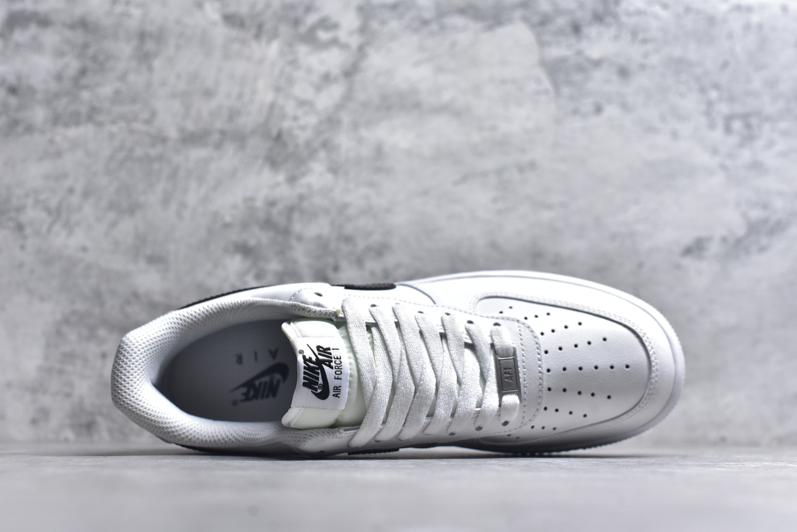 图片[4]-#耐克Nike AIR FORCE 1‘07 空军一号低帮百搭休闲运动板鞋。柔软、弹性十足的缓震性能和出色的中底设计，横跨复古与现代的外型结合，造就出风靡全球三十多年的Force 1。 货号：CJ0952 100 尺码：36-45-选品中心