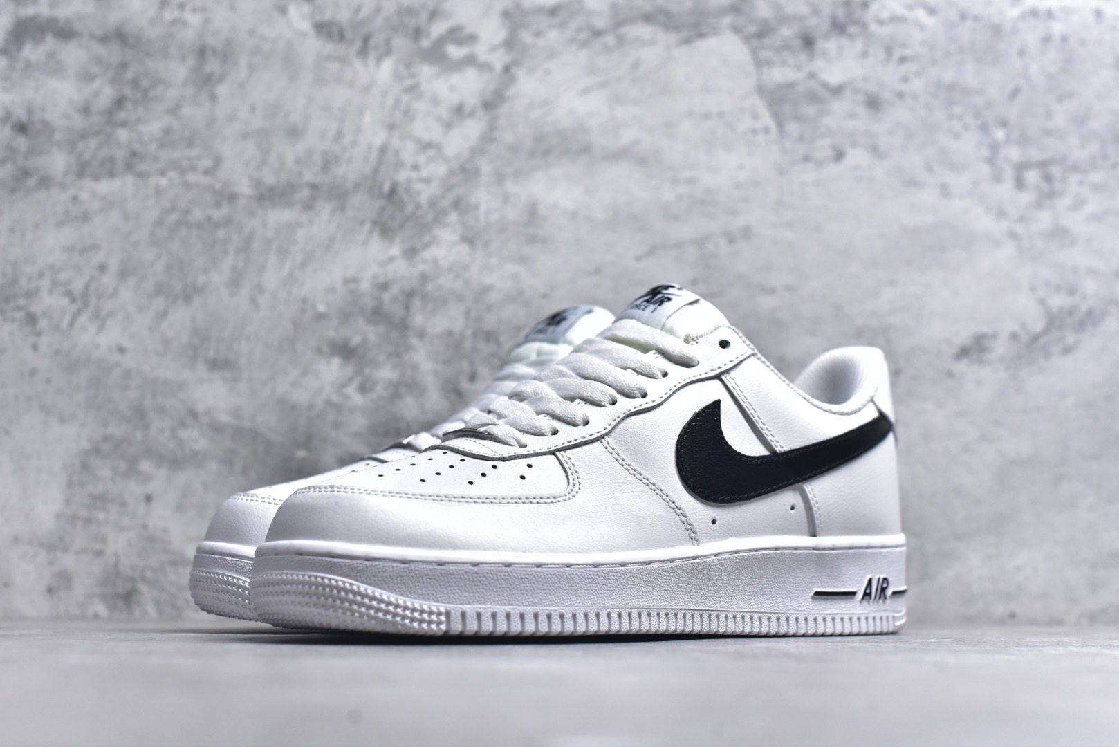 图片[2]-#耐克Nike AIR FORCE 1‘07 空军一号低帮百搭休闲运动板鞋。柔软、弹性十足的缓震性能和出色的中底设计，横跨复古与现代的外型结合，造就出风靡全球三十多年的Force 1。 货号：CJ0952 100 尺码：36-45-选品中心