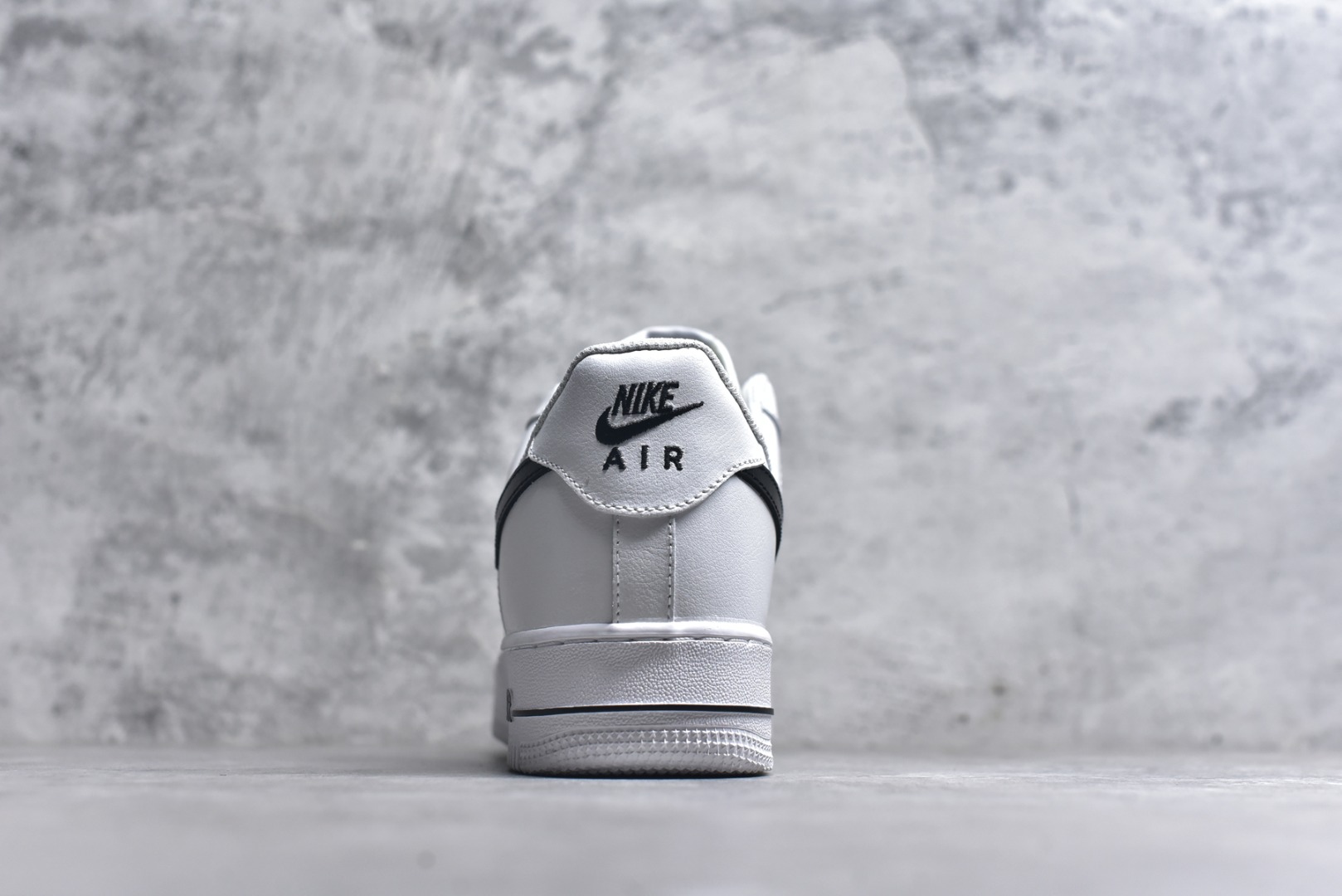 图片[5]-#耐克Nike AIR FORCE 1‘07 空军一号低帮百搭休闲运动板鞋。柔软、弹性十足的缓震性能和出色的中底设计，横跨复古与现代的外型结合，造就出风靡全球三十多年的Force 1。 货号：CJ0952 100 尺码：36-45-选品中心