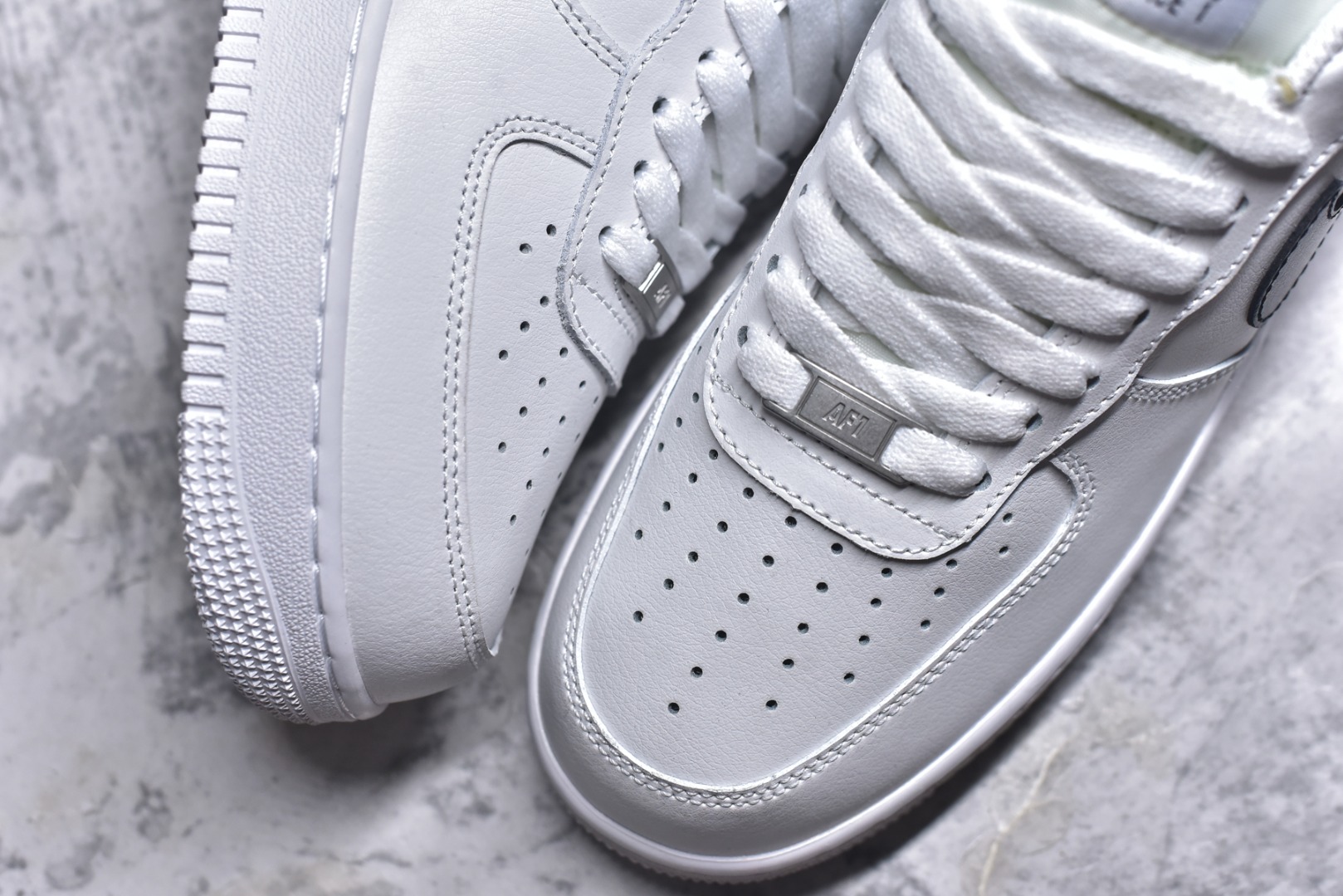 图片[8]-#耐克Nike AIR FORCE 1‘07 空军一号低帮百搭休闲运动板鞋。柔软、弹性十足的缓震性能和出色的中底设计，横跨复古与现代的外型结合，造就出风靡全球三十多年的Force 1。 货号：CJ0952 100 尺码：36-45-选品中心