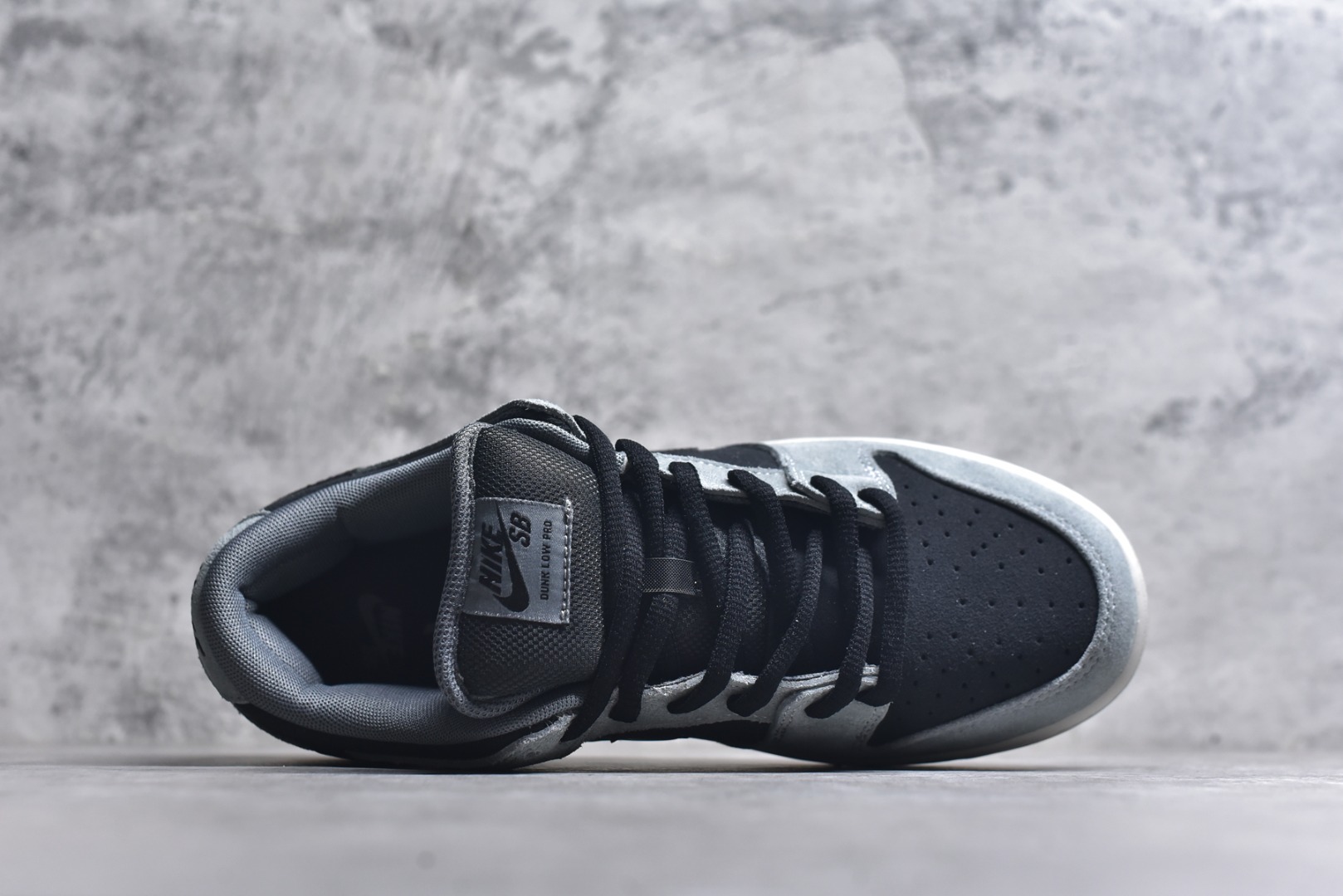 图片[4]-#Nike Dunk SB Low 灰生胶 纯原大厂出品 极力推荐👏原装头层材料 独家版型蒸餾加工帶來的是更好的视觉和脚感体验大厂纯原品质出货 清洁度 电绣工艺 皮料切割干净无任何毛边 细节完美货号：HF3063 001 尺码：40-46-选品中心