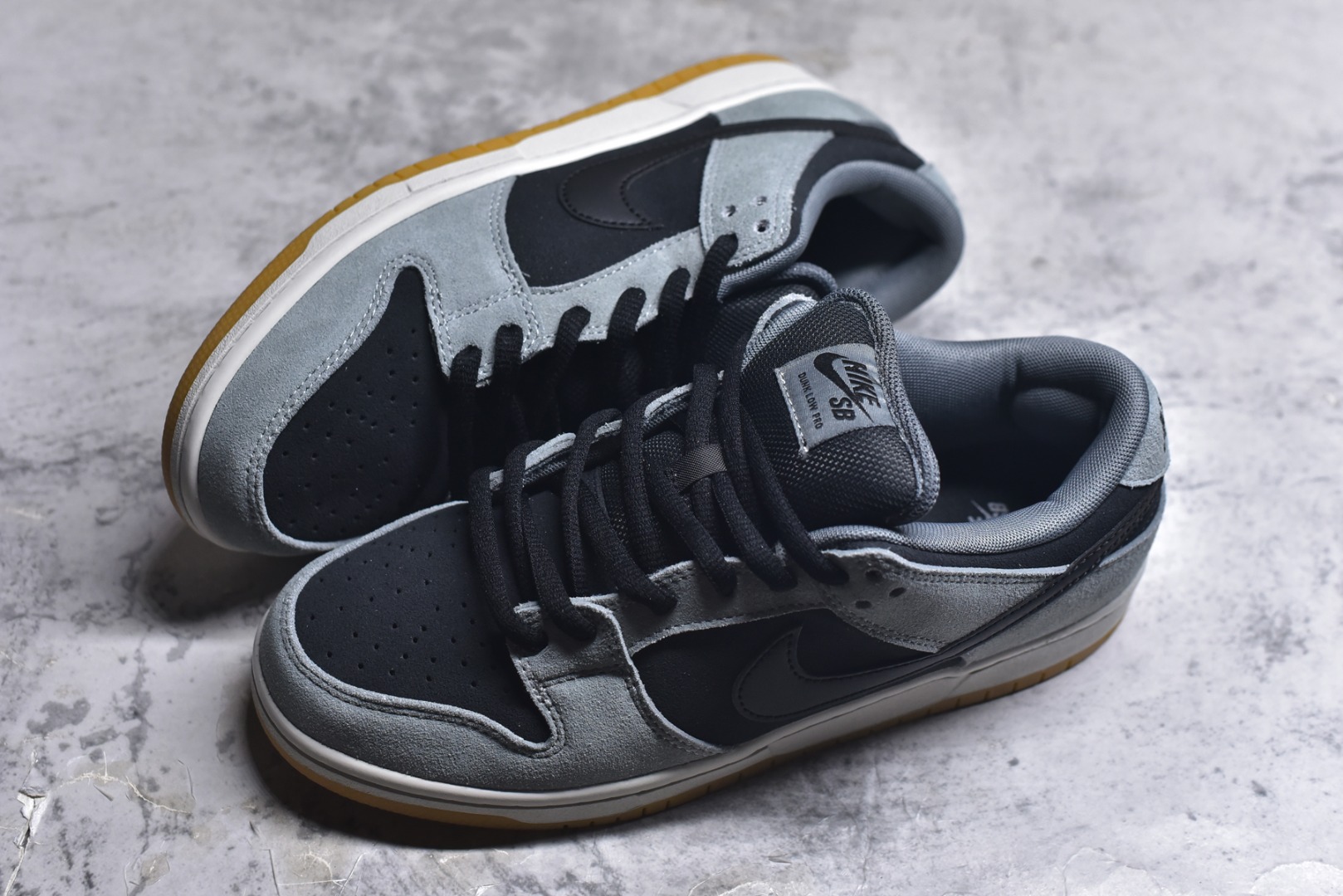 图片[7]-#Nike Dunk SB Low 灰生胶 纯原大厂出品 极力推荐👏原装头层材料 独家版型蒸餾加工帶來的是更好的视觉和脚感体验大厂纯原品质出货 清洁度 电绣工艺 皮料切割干净无任何毛边 细节完美货号：HF3063 001 尺码：40-46-选品中心