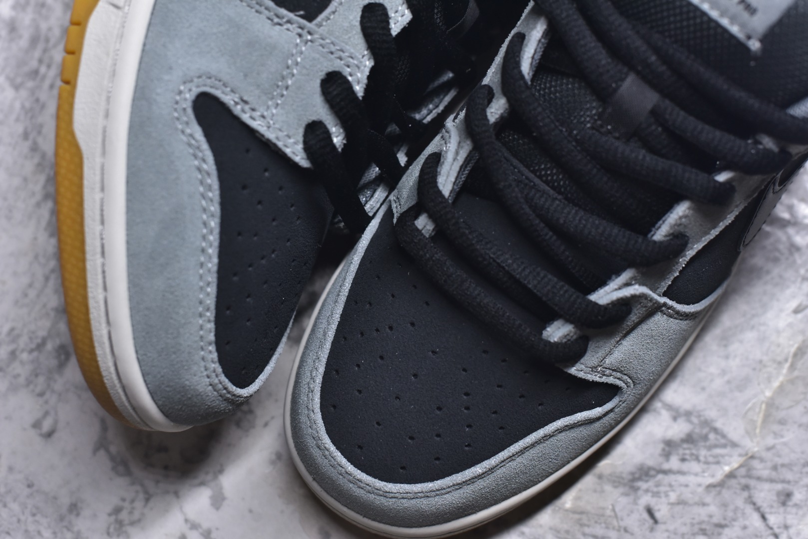 图片[8]-#Nike Dunk SB Low 灰生胶 纯原大厂出品 极力推荐👏原装头层材料 独家版型蒸餾加工帶來的是更好的视觉和脚感体验大厂纯原品质出货 清洁度 电绣工艺 皮料切割干净无任何毛边 细节完美货号：HF3063 001 尺码：40-46-选品中心