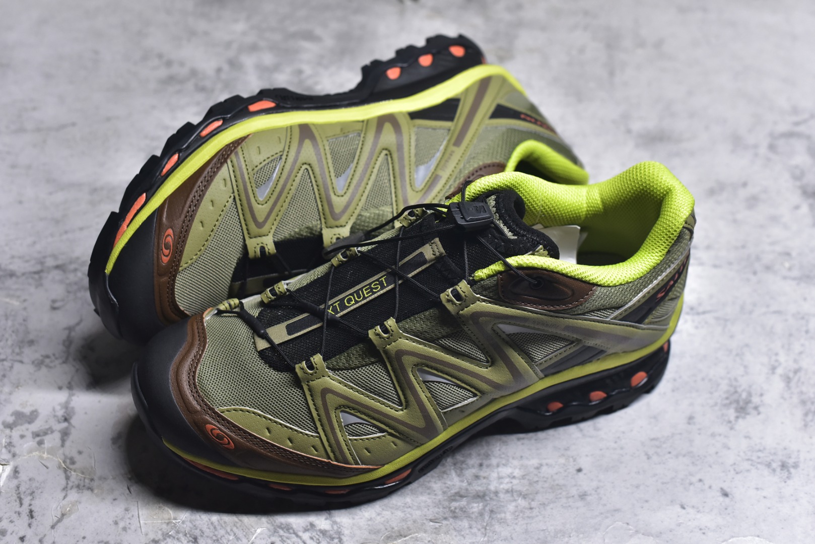 图片[7]-#Salomon XT-QUEST ADV 萨洛蒙情侣款户外机能鞋 绿色 491258 全新绿x升级版 品质大改进 ️ 全鞋改进为原厂一致材料打造 全新修长鞋型 相对老版臃肿鞋型 此版的版型更正 全新玻璃冲刀 清洁度提升 同步原版左右鞋带孔的间距加大（之前老版间距太小） 网面与鞋头材料校对一致无色差（老版网面有色差） 鞋后跟反口V字定型同步zp（老版臃肿为U字后跟反口） 鞋舌两侧鞋帮脚踝处更加直挺（之前老版往中间踏） 鞋盒黑盒改正为原版牛皮纸鞋盒 鞋头处添加☯️太极标 所有细节多次修改校正 坚持同步原版无差别 毋庸置疑全市场最好的版本💪🏻终端优势供应 尺码：36-46-选品中心