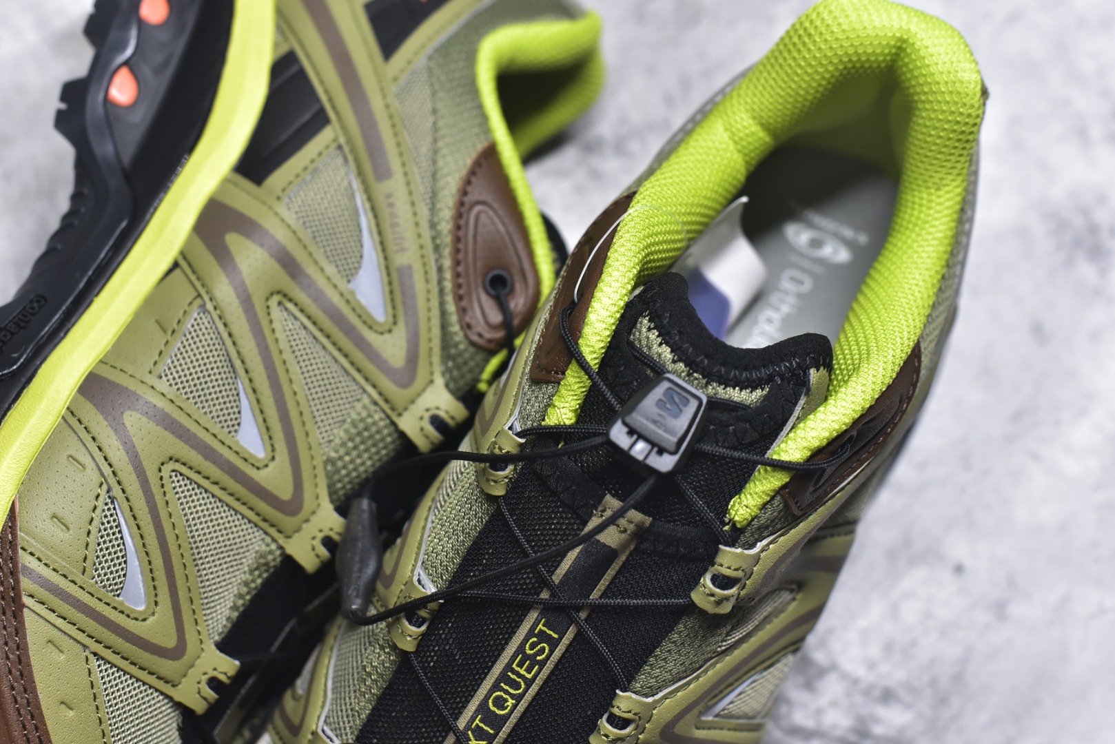 图片[9]-#Salomon XT-QUEST ADV 萨洛蒙情侣款户外机能鞋 绿色 491258 全新绿x升级版 品质大改进 ️ 全鞋改进为原厂一致材料打造 全新修长鞋型 相对老版臃肿鞋型 此版的版型更正 全新玻璃冲刀 清洁度提升 同步原版左右鞋带孔的间距加大（之前老版间距太小） 网面与鞋头材料校对一致无色差（老版网面有色差） 鞋后跟反口V字定型同步zp（老版臃肿为U字后跟反口） 鞋舌两侧鞋帮脚踝处更加直挺（之前老版往中间踏） 鞋盒黑盒改正为原版牛皮纸鞋盒 鞋头处添加☯️太极标 所有细节多次修改校正 坚持同步原版无差别 毋庸置疑全市场最好的版本💪🏻终端优势供应 尺码：36-46-选品中心