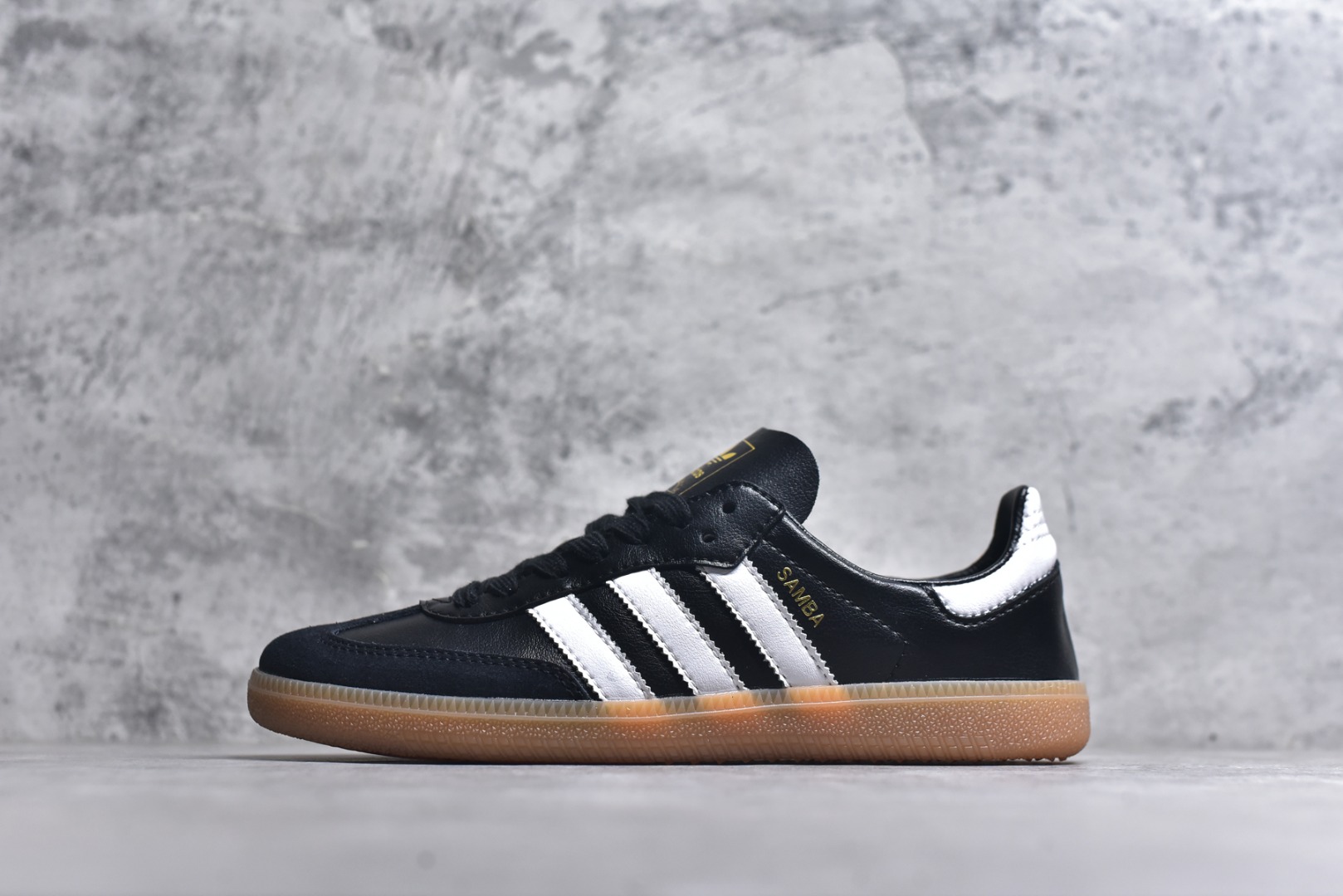 #Adidas Originals SAMBA DECON 桑巴舞系列阿迪达斯 三叶草 绅士德训足球风百搭低帮休闲运动板鞋 货号：IF0641 尺码：36-45（半）-选品中心