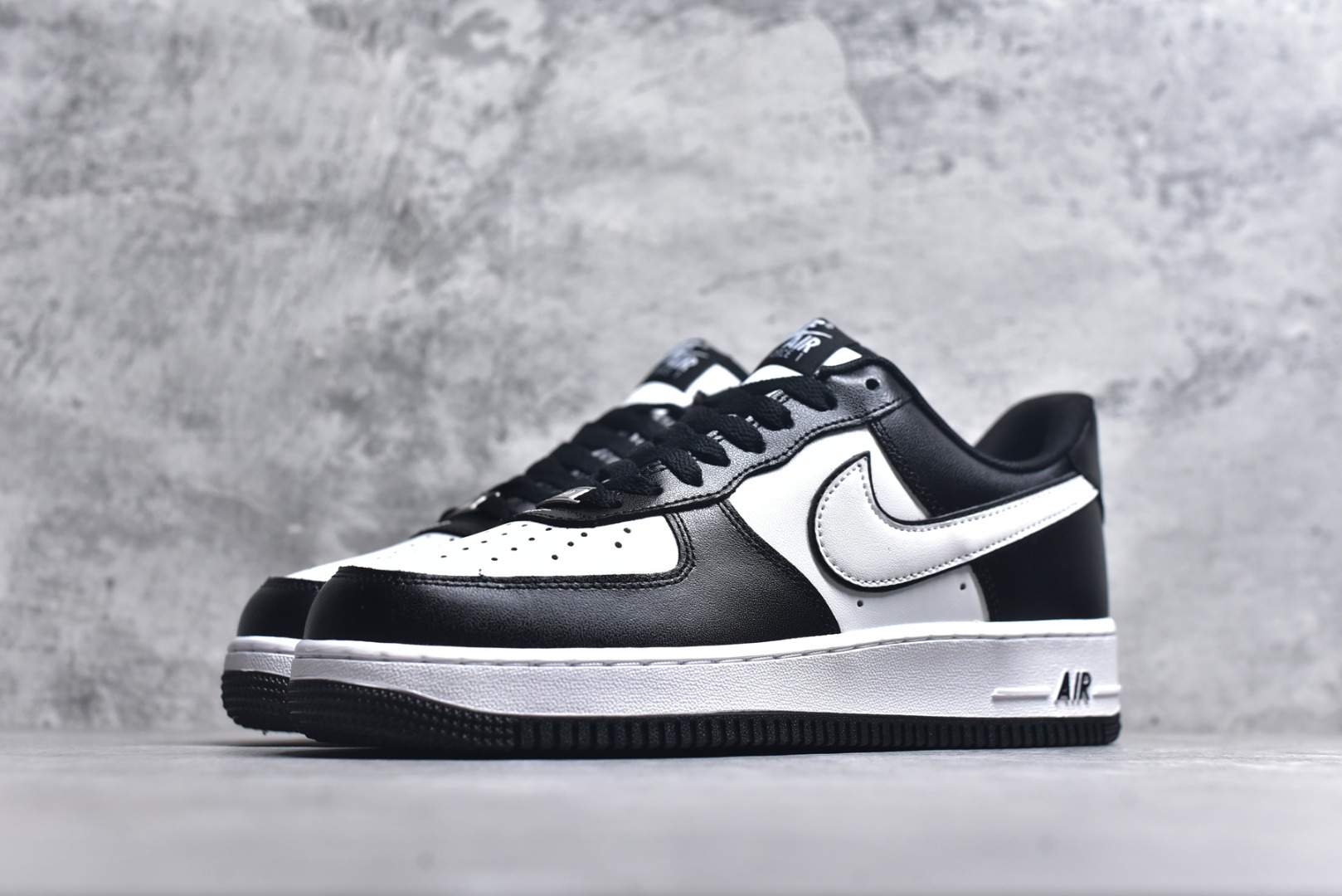图片[2]-#Nike Air Force 1 Low 熊猫白黑叠勾 空军一号低帮运动休闲板鞋 原楦头原纸板 打造纯正空军版型#专注外贸渠道 全掌内置蜂窝气垫 #原盒配件 原厂中底钢印、拉帮完美 货号：DV0788-001 尺码：36 36.5 37.5 38 38.5 39 40 40.5 41 42 42.5 43 44 44.5 45-选品中心