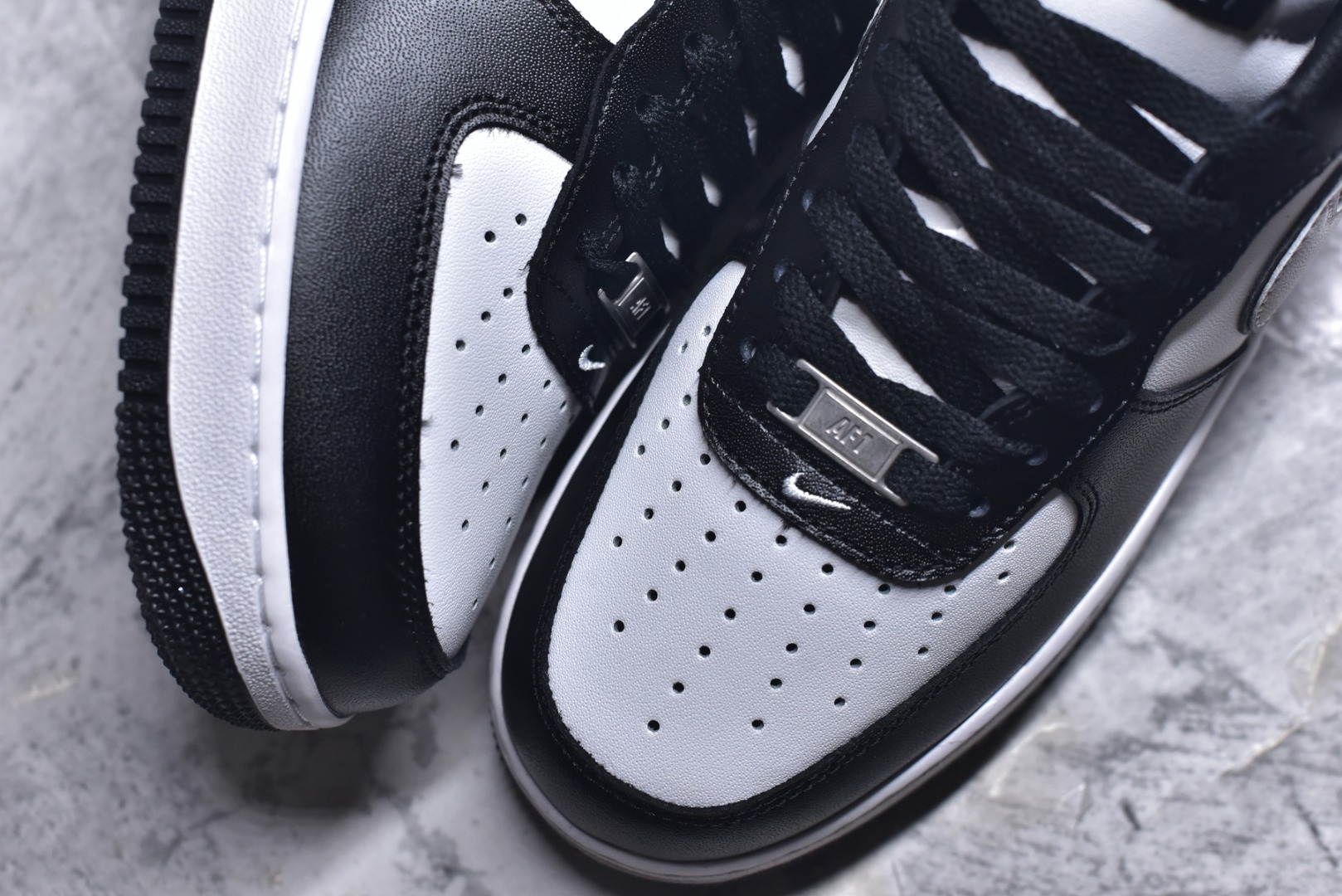 图片[8]-#Nike Air Force 1 Low 熊猫白黑叠勾 空军一号低帮运动休闲板鞋 原楦头原纸板 打造纯正空军版型#专注外贸渠道 全掌内置蜂窝气垫 #原盒配件 原厂中底钢印、拉帮完美 货号：DV0788-001 尺码：36 36.5 37.5 38 38.5 39 40 40.5 41 42 42.5 43 44 44.5 45-选品中心