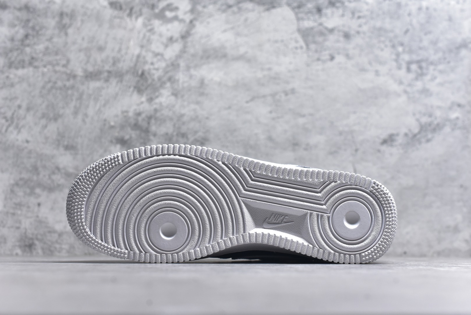 图片[6]-#Nike Air Force 1 Low 权志龙海军蓝 空军一号低帮运动休闲板鞋 原楦头原纸板 打造纯正空军版型#专注外贸渠道 全掌内置蜂窝气垫 #原盒配件 原厂中底钢印、拉帮完美 货号：CJ0952-400 尺码：36 36.5 37.5 38 38.5 39 40 40.5 41 42 42.5 43 44 44.5 45-选品中心