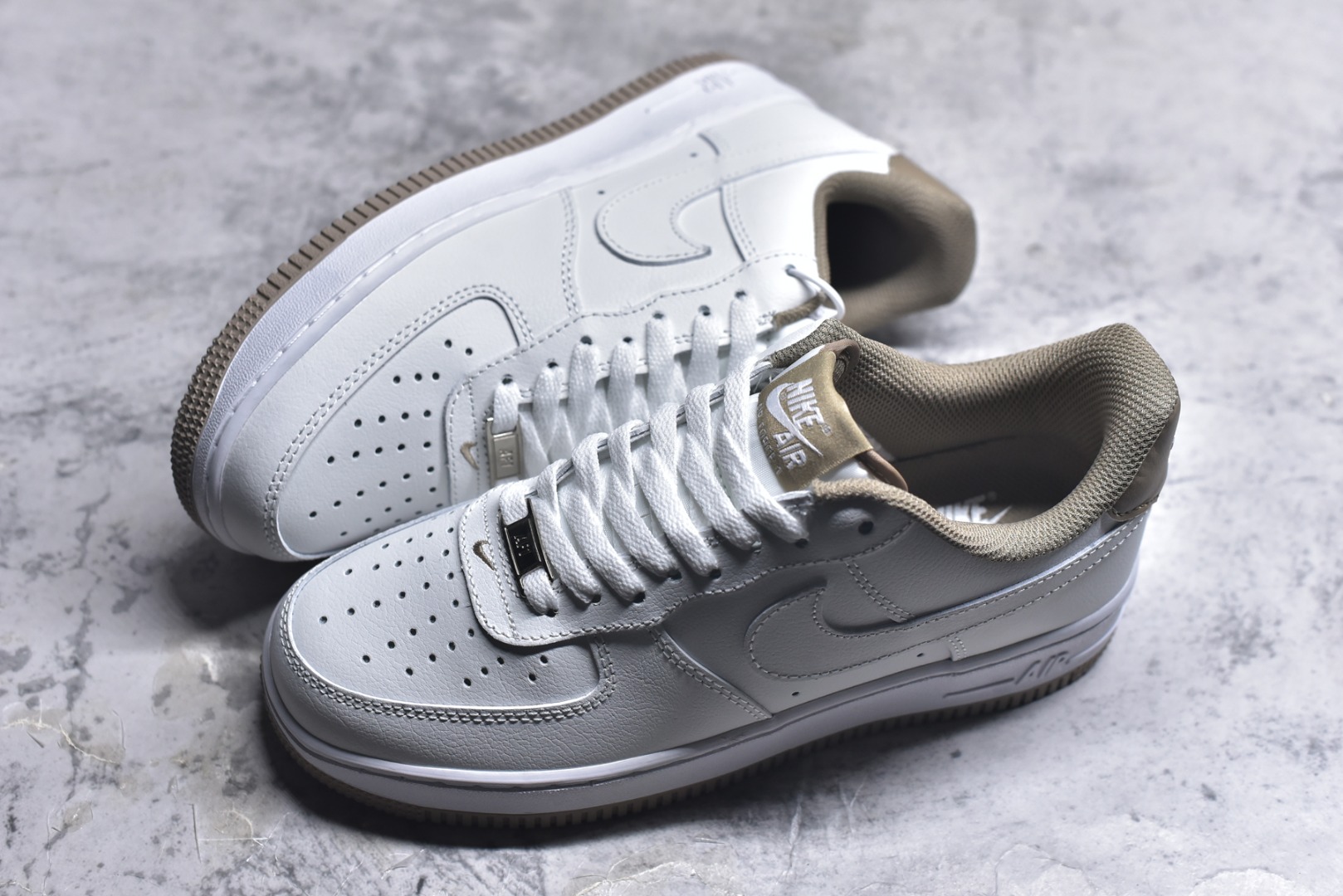 图片[7]-#Nike Air Force 1 Low 白卡其底 空军一号低帮运动休闲板鞋 原楦头原纸板 打造纯正空军版型#专注外贸渠道 全掌内置蜂窝气垫 #原盒配件 原厂中底钢印、拉帮完美 货号：DR9867-100 尺码：36 36.5 37.5 38 38.5 39 40 40.5 41 42 42.5 43 44 44.5 45-选品中心