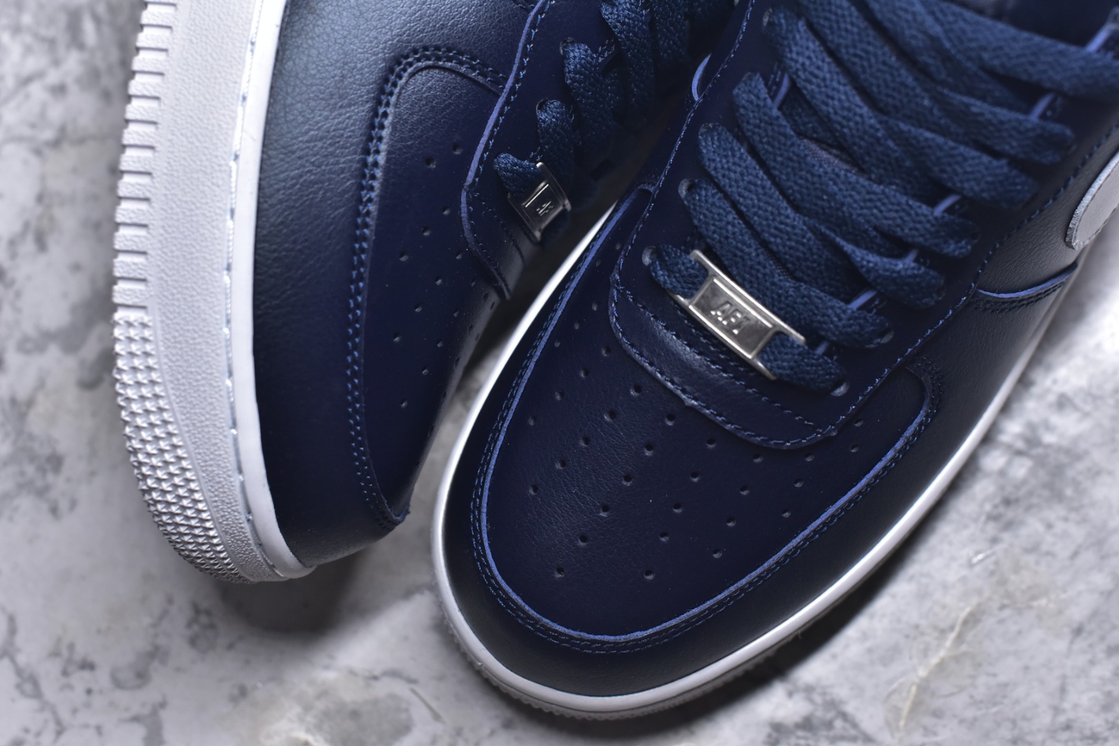 图片[8]-#Nike Air Force 1 Low 权志龙海军蓝 空军一号低帮运动休闲板鞋 原楦头原纸板 打造纯正空军版型#专注外贸渠道 全掌内置蜂窝气垫 #原盒配件 原厂中底钢印、拉帮完美 货号：CJ0952-400 尺码：36 36.5 37.5 38 38.5 39 40 40.5 41 42 42.5 43 44 44.5 45-选品中心