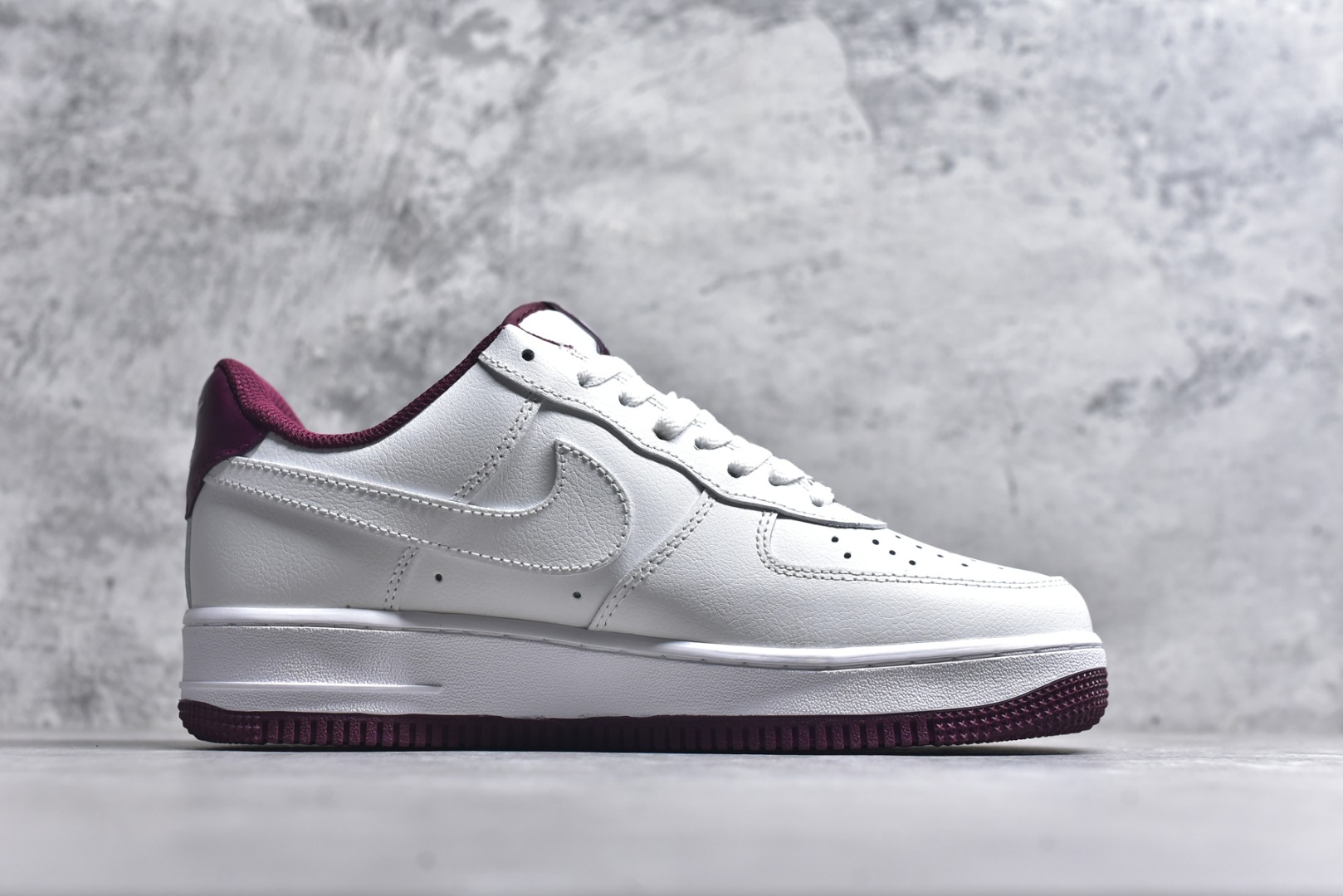 图片[3]-#Nike Air Force 1 Low 白酒红底 空军一号低帮运动休闲板鞋 原楦头原纸板 打造纯正空军版型#专注外贸渠道 全掌内置蜂窝气垫 #原盒配件 原厂中底钢印、拉帮完美 货号：DR7561-106 尺码：36 36.5 37.5 38 38.5 39 40 40.5 41 42 42.5 43 44 44.5 45-选品中心
