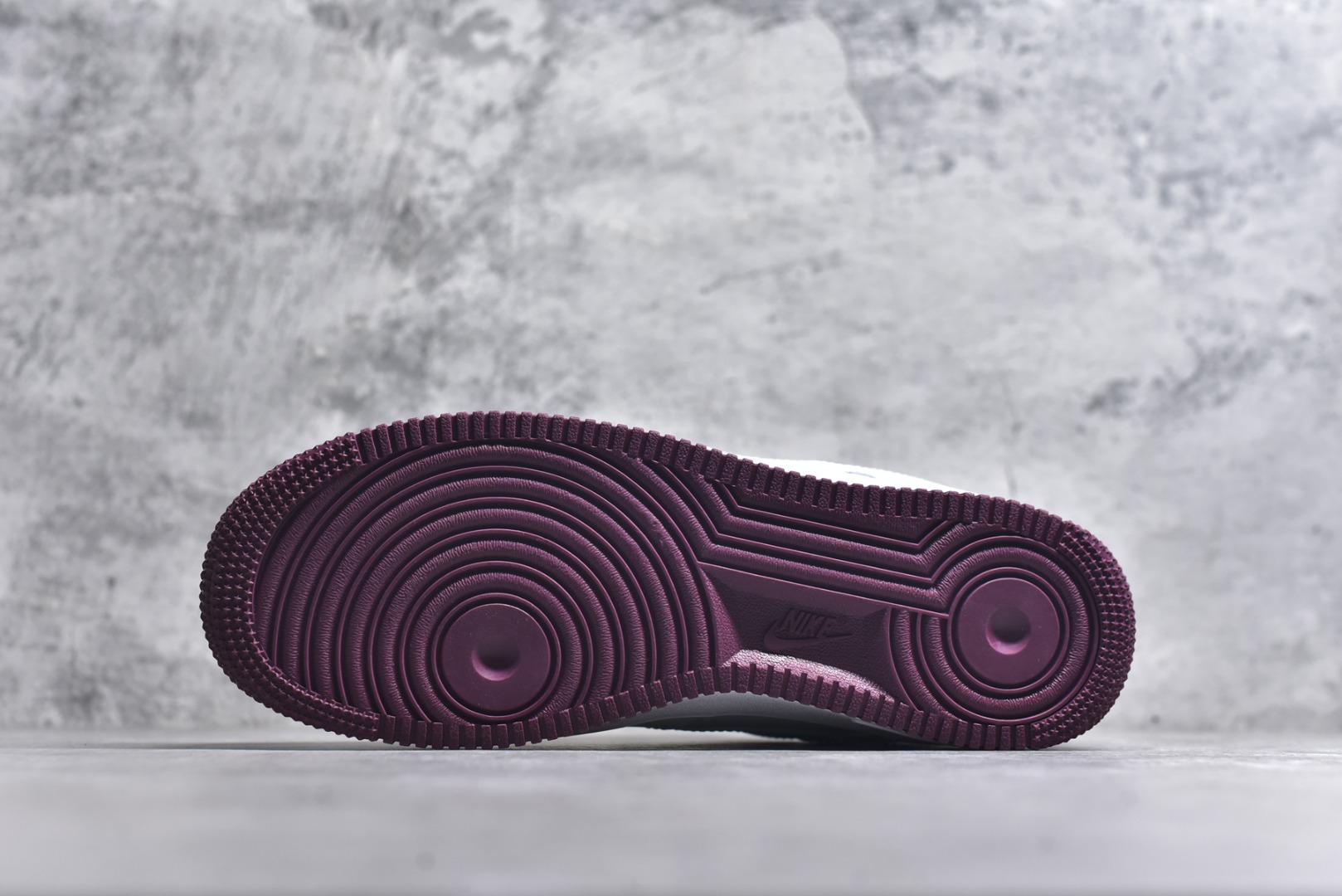 图片[6]-#Nike Air Force 1 Low 白酒红底 空军一号低帮运动休闲板鞋 原楦头原纸板 打造纯正空军版型#专注外贸渠道 全掌内置蜂窝气垫 #原盒配件 原厂中底钢印、拉帮完美 货号：DR7561-106 尺码：36 36.5 37.5 38 38.5 39 40 40.5 41 42 42.5 43 44 44.5 45-选品中心