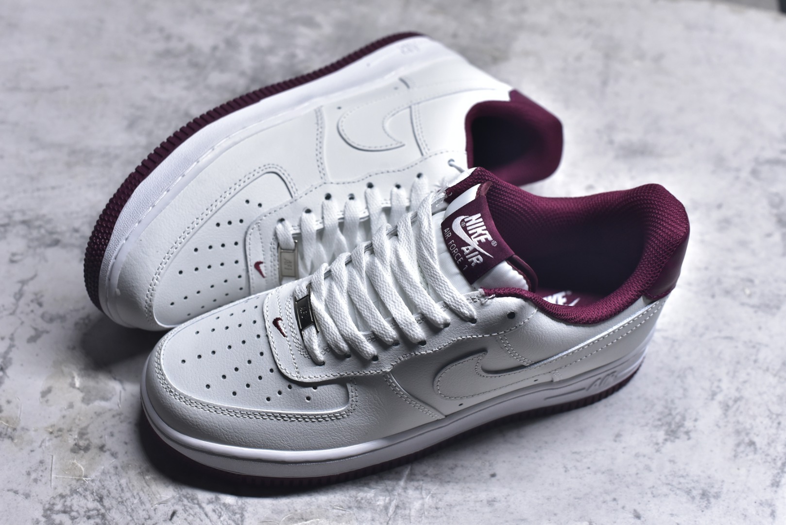 图片[7]-#Nike Air Force 1 Low 白酒红底 空军一号低帮运动休闲板鞋 原楦头原纸板 打造纯正空军版型#专注外贸渠道 全掌内置蜂窝气垫 #原盒配件 原厂中底钢印、拉帮完美 货号：DR7561-106 尺码：36 36.5 37.5 38 38.5 39 40 40.5 41 42 42.5 43 44 44.5 45-选品中心