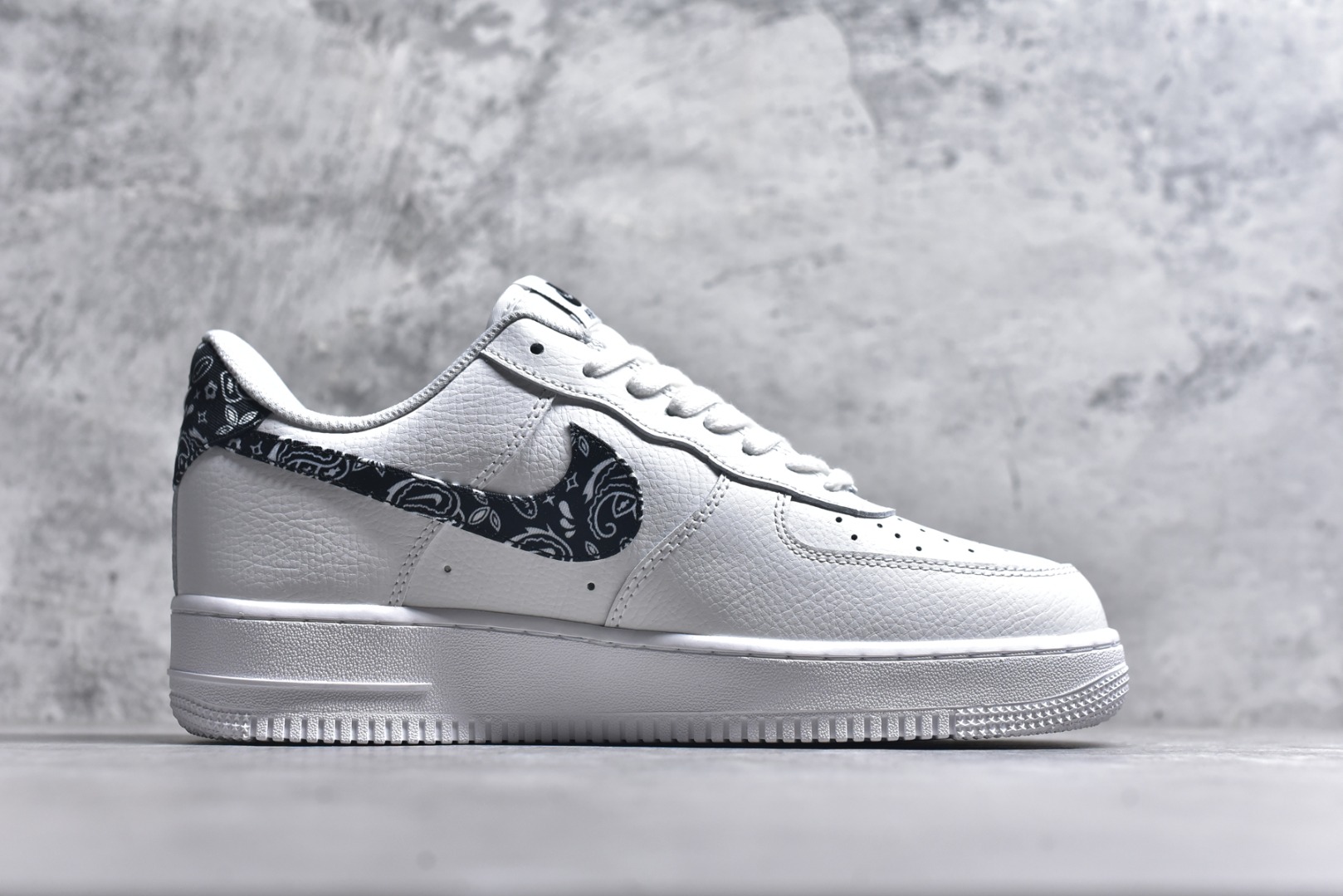 图片[3]-#Nike Air Force 1 Low 白黑腰果勾 空军一号低帮运动休闲板鞋 原楦头原纸板 打造纯正空军版型#专注外贸渠道 全掌内置蜂窝气垫 #原盒配件 原厂中底钢印、拉帮完美 货号：DH4406-101 尺码：36 36.5 37.5 38 38.5 39 40 40.5 41 42 42.5 43 44 44.5 45-选品中心