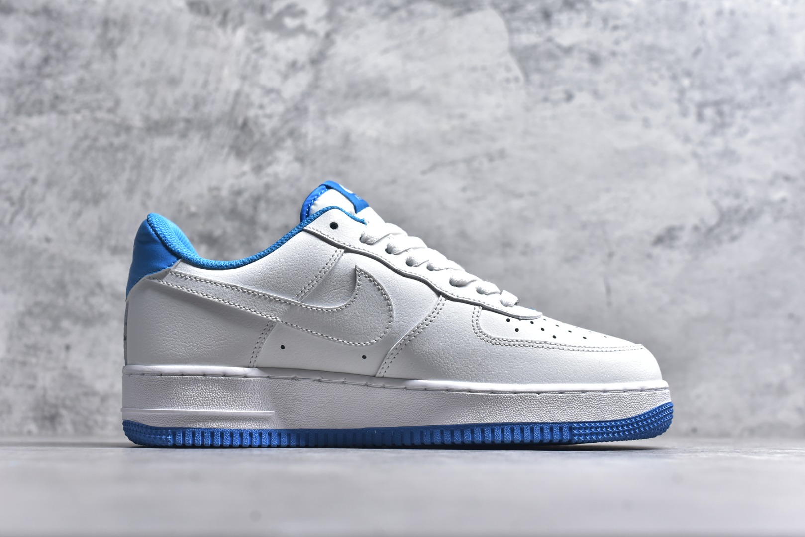 图片[3]-# NK Air Force 1 Low 白蓝尾 原楦头原纸板 打造纯正空军版型专注外贸渠道 全掌内置蜂窝气垫 原盒配件 原厂中底钢印、拉帮完美 货号：DR9867-101 尺码：36 36.5 37.5 38 38.5 39 40 40.5 41 42 42.5 43 44 44.5 45-选品中心