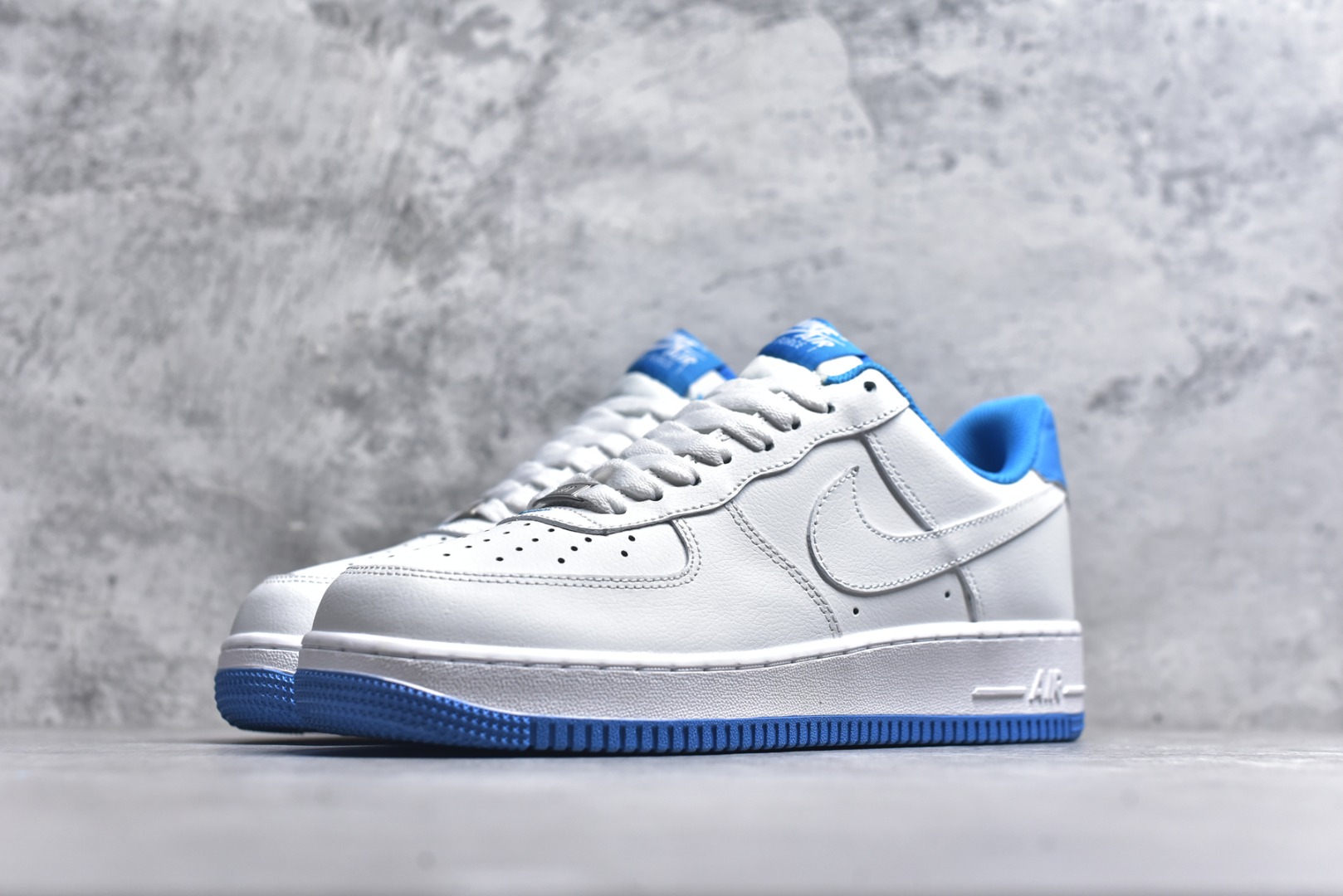 图片[2]-# NK Air Force 1 Low 白蓝尾 原楦头原纸板 打造纯正空军版型专注外贸渠道 全掌内置蜂窝气垫 原盒配件 原厂中底钢印、拉帮完美 货号：DR9867-101 尺码：36 36.5 37.5 38 38.5 39 40 40.5 41 42 42.5 43 44 44.5 45-选品中心