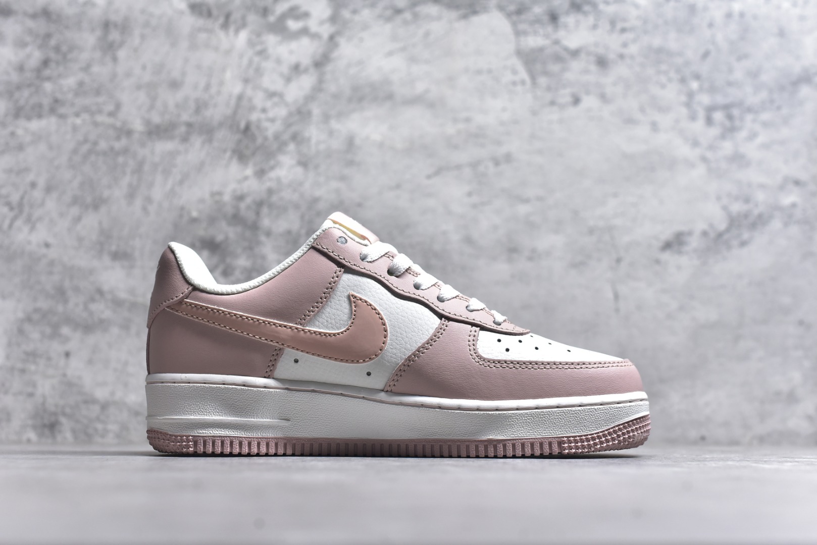 图片[3]-#Nike Air Force 1\’07 Low 粉色涂鸦拉布布 空军一号低帮休闲板鞋 KJ5188-005 #原楦头原纸板 原装鞋盒 定制五金配件 内置全掌气垫 原厂鞋底 尺码：36 36.5 37.5 38 38.5 39 40 9.D4-选品中心