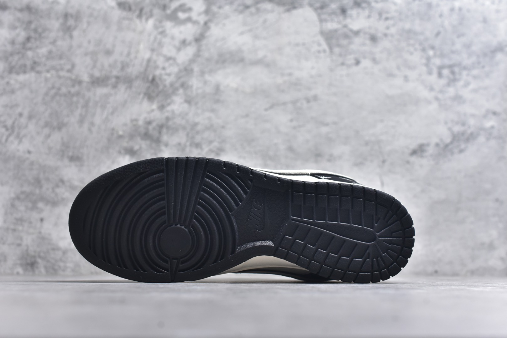 图片[6]-#Nike SB Dunk Low 古驰联名 黑白熊猫 周年高端定制 低帮休闲板鞋 JP1628-021 #定制鞋盒 大厂纯原品质出货 超高清洁度 皮料切割干净无任何毛边 细节完美 尺码：36 36.5 37.5 38 38.5 39 40 40.5 41 42 42.5 43 44 44.5 45 9.E5-选品中心