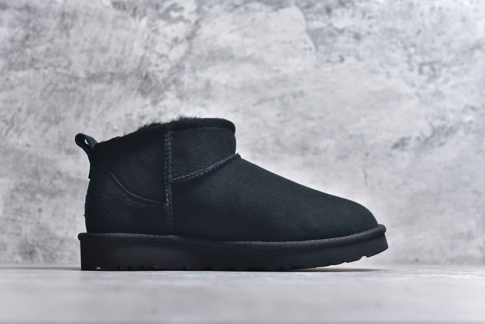 图片[3]-#X1全网最齐ugg 130+配色 市售顶级版本 UGG Mini薄底短筒3cm书爆款 广州外贸大厂生产 鞋头到鞋垫真羊皮毛一体 独立外盒包装 芯片 带防水工艺 区别市面任何版本 3cm厚底 独立原版开发大底 羊绒鞋垫 冬季保暖外出 家居都是很适合的选择 进年uug推出款式系列 局部偏向年轻消费者喜好 也走到时尚潮流穿搭的前沿 鞋身材质 防泼水涂层翻毛皮鞋面 17毫米UGGPURE™植入式羊毛内底 轻便防滑舒适橡胶外底 带有品牌LOGO商标 带全套包装 尺码： 35 36 37 38 39 40 41 42 43 44-选品中心