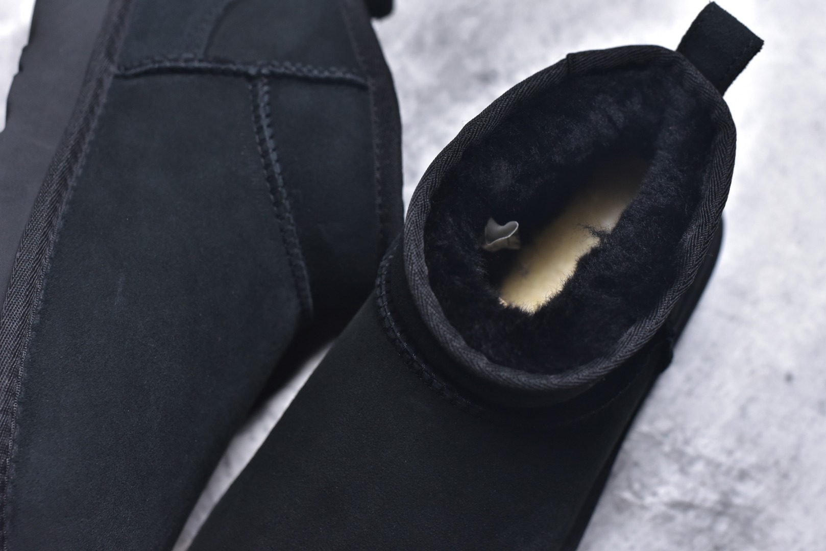 图片[9]-#X1全网最齐ugg 130+配色 市售顶级版本 UGG Mini薄底短筒3cm书爆款 广州外贸大厂生产 鞋头到鞋垫真羊皮毛一体 独立外盒包装 芯片 带防水工艺 区别市面任何版本 3cm厚底 独立原版开发大底 羊绒鞋垫 冬季保暖外出 家居都是很适合的选择 进年uug推出款式系列 局部偏向年轻消费者喜好 也走到时尚潮流穿搭的前沿 鞋身材质 防泼水涂层翻毛皮鞋面 17毫米UGGPURE™植入式羊毛内底 轻便防滑舒适橡胶外底 带有品牌LOGO商标 带全套包装 尺码： 35 36 37 38 39 40 41 42 43 44-选品中心