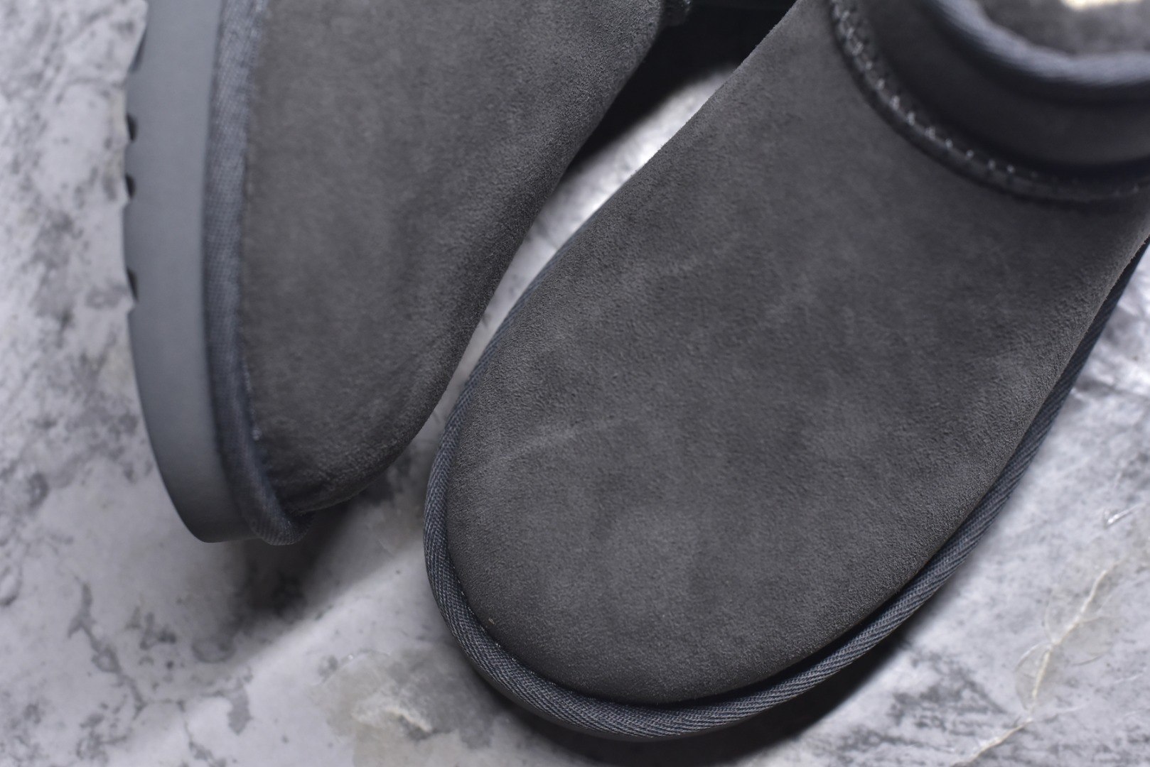 图片[8]-#X1全网最齐ugg 130+配色 市售顶级版本 UGG Mini薄底短筒3cm书爆款 广州外贸大厂生产 鞋头到鞋垫真羊皮毛一体 独立外盒包装 芯片 带防水工艺 区别市面任何版本 3cm厚底 独立原版开发大底 羊绒鞋垫 冬季保暖外出 家居都是很适合的选择 进年uug推出款式系列 局部偏向年轻消费者喜好 也走到时尚潮流穿搭的前沿 鞋身材质 防泼水涂层翻毛皮鞋面 17毫米UGGPURE™植入式羊毛内底 轻便防滑舒适橡胶外底 带有品牌LOGO商标 带全套包装 尺码： 35 36 37 38 39 40 41 42 43 44-选品中心