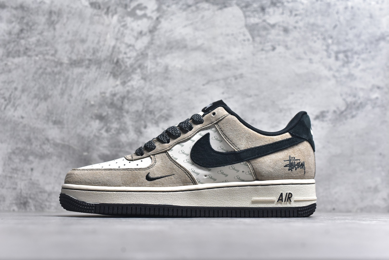#Nk Air Force 1\'07 Low 斯图西联名-奶茶 空军一号低帮休闲板鞋 XZ6188-999 #原楦头原纸板 原装鞋盒 定制五金配件 内置全掌气垫 原厂鞋底 尺码：36 36.5 37.5 38 38.5 39 40 40.5 41 42 42.5 43 44 44.5 45 9.D4-选品中心