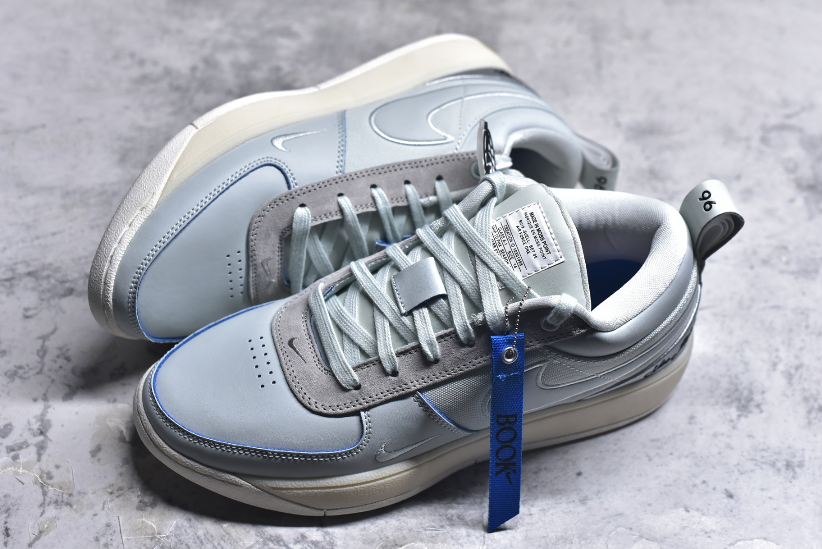 图片[7]-#灭世/Max NK Book 1 Devin Booker 德文·布克一代男子实战篮球鞋 刮刮乐白蓝 IH0891-001 灭世纯原革新出货️缓震配置独家革新！实战属性直接拉满👊🏻实战 天花板上限再度提升！实战亲测-性能体验吊打国产同价位鞋款（为满足海外市场 布克一代最大尺码为47.5） ⚫️增配前掌鹅蛋ZOOM ➕抗扭片➕后掌马蹄ZOOM气垫（正品仅配置后掌zoom气垫） ⚫️采用科比4代鞋楦以及龙骨数据打造！小科4实至名归！（完美解决正品压脚趾问题） ⚫️鞋身➕鞋头增配高频补强层，提升鞋头以及脚踝支撑性 ⚫️鞋垫采用科比4代元年高弹缓震垫材质-磨合一场直接贴合脚型☑️ ⚫️外底加厚2mm，wow10止滑配方，无需磨合，抓地性能原地起飞 最强布克一代有且只在灭世纯原（支持市场任意货品正面PK） 真材实料，肉眼可见！革新升级绝非空穴来风！灭世纯原内外兼修，用态度诠释实战新篇章👊🏻 Book 1 尺码 39-47.5\”},\”commodity\”：{\”is_my_album\”：false,\”bizExt\”：{\”qualityType\”：1},\”commodityDetailId\”：\”-选品中心