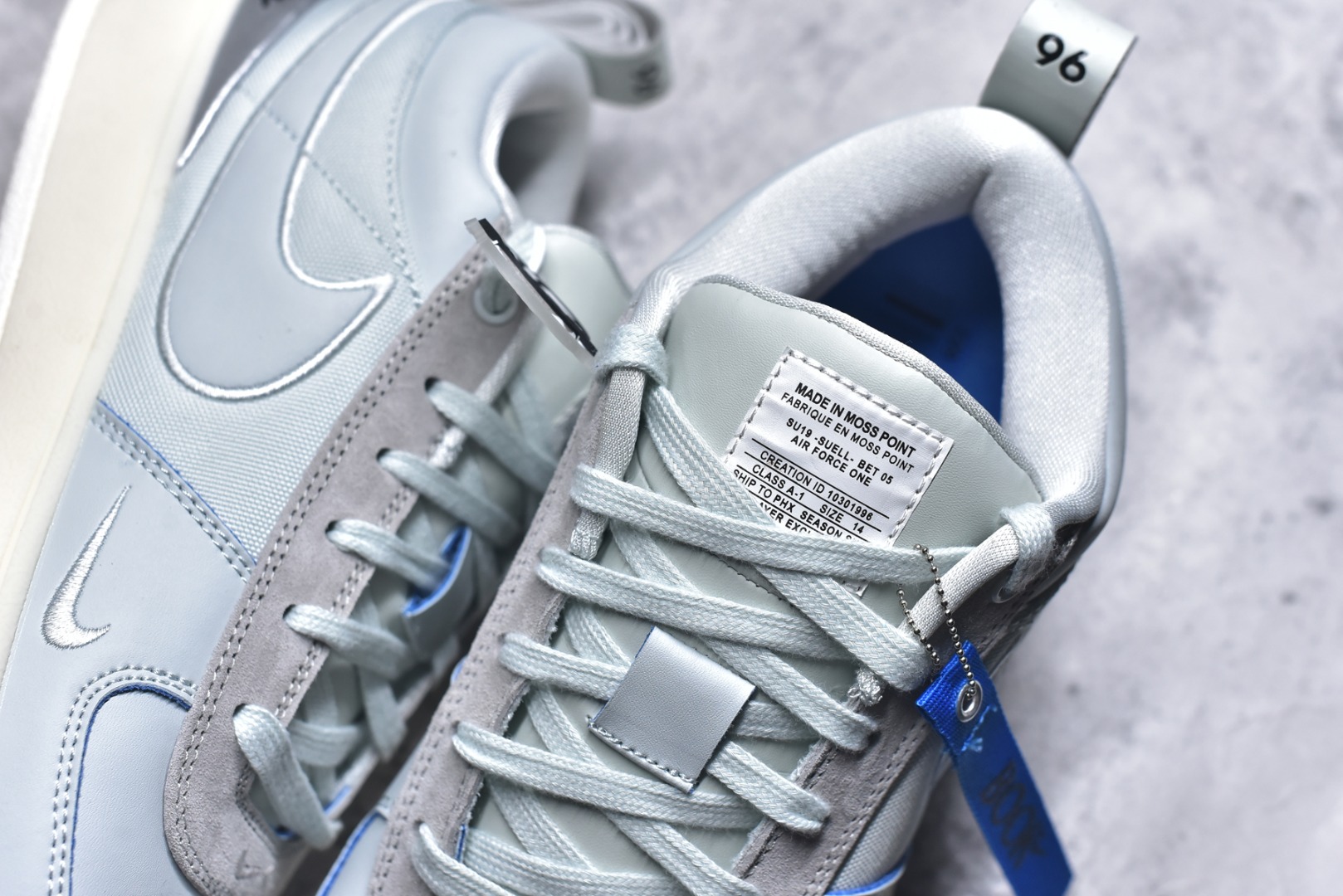 图片[9]-#灭世/Max NK Book 1 Devin Booker 德文·布克一代男子实战篮球鞋 刮刮乐白蓝 IH0891-001 灭世纯原革新出货️缓震配置独家革新！实战属性直接拉满👊🏻实战 天花板上限再度提升！实战亲测-性能体验吊打国产同价位鞋款（为满足海外市场 布克一代最大尺码为47.5） ⚫️增配前掌鹅蛋ZOOM ➕抗扭片➕后掌马蹄ZOOM气垫（正品仅配置后掌zoom气垫） ⚫️采用科比4代鞋楦以及龙骨数据打造！小科4实至名归！（完美解决正品压脚趾问题） ⚫️鞋身➕鞋头增配高频补强层，提升鞋头以及脚踝支撑性 ⚫️鞋垫采用科比4代元年高弹缓震垫材质-磨合一场直接贴合脚型☑️ ⚫️外底加厚2mm，wow10止滑配方，无需磨合，抓地性能原地起飞 最强布克一代有且只在灭世纯原（支持市场任意货品正面PK） 真材实料，肉眼可见！革新升级绝非空穴来风！灭世纯原内外兼修，用态度诠释实战新篇章👊🏻 Book 1 尺码 39-47.5\”},\”commodity\”：{\”is_my_album\”：false,\”bizExt\”：{\”qualityType\”：1},\”commodityDetailId\”：\”-选品中心