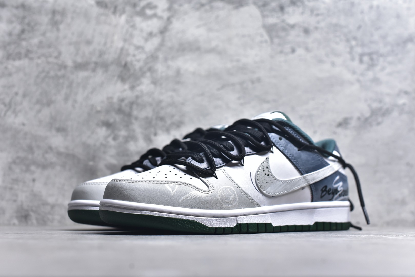 图片[2]-#Nike SB Dunk Low 绑带 周年高端定制 低帮休闲板鞋 DV0833-111 #定制鞋盒 超高清洁度 皮料切割干净无任何毛边 细节完美 尺码：36 36.5 37.5 38 38.5 39 40 40.5 41 42 42.5 43 44-选品中心