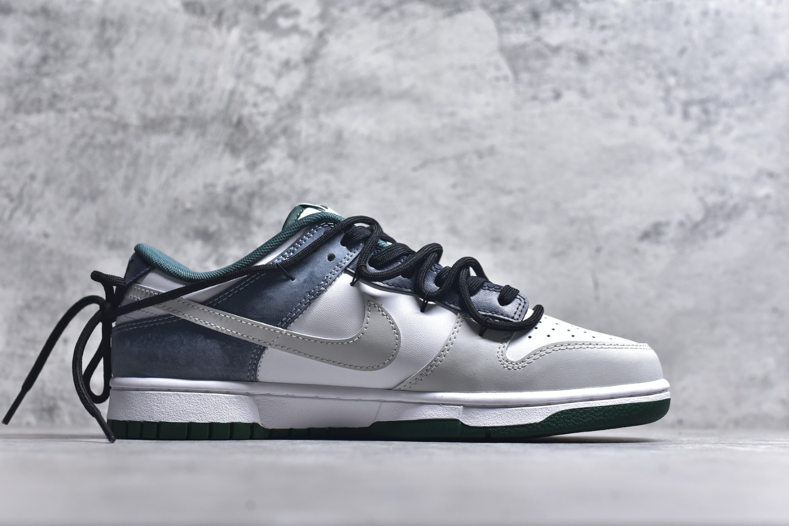 图片[3]-#Nike SB Dunk Low 绑带 周年高端定制 低帮休闲板鞋 DV0833-111 #定制鞋盒 超高清洁度 皮料切割干净无任何毛边 细节完美 尺码：36 36.5 37.5 38 38.5 39 40 40.5 41 42 42.5 43 44-选品中心