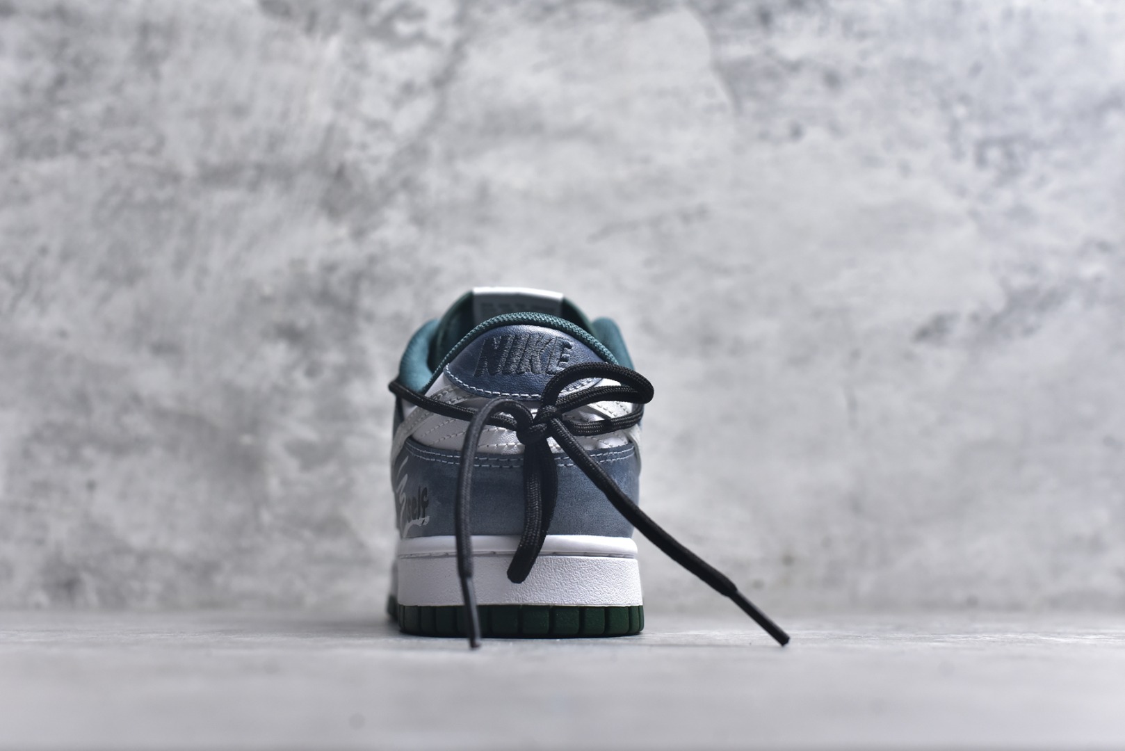 图片[5]-#Nike SB Dunk Low 绑带 周年高端定制 低帮休闲板鞋 DV0833-111 #定制鞋盒 超高清洁度 皮料切割干净无任何毛边 细节完美 尺码：36 36.5 37.5 38 38.5 39 40 40.5 41 42 42.5 43 44-选品中心